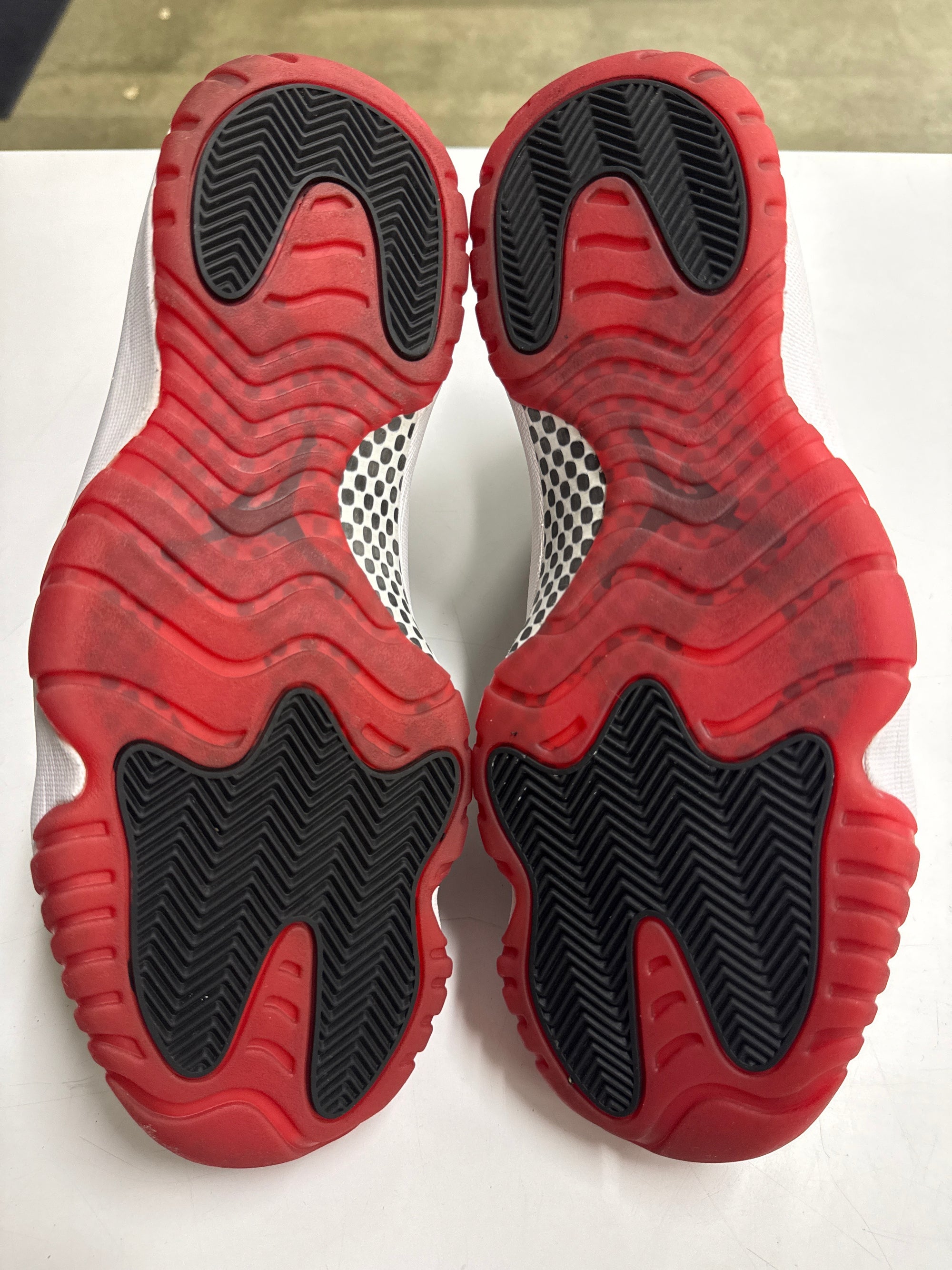 AIR JORDAN 11 BRED 2019 - SIZE 12 (WORN)