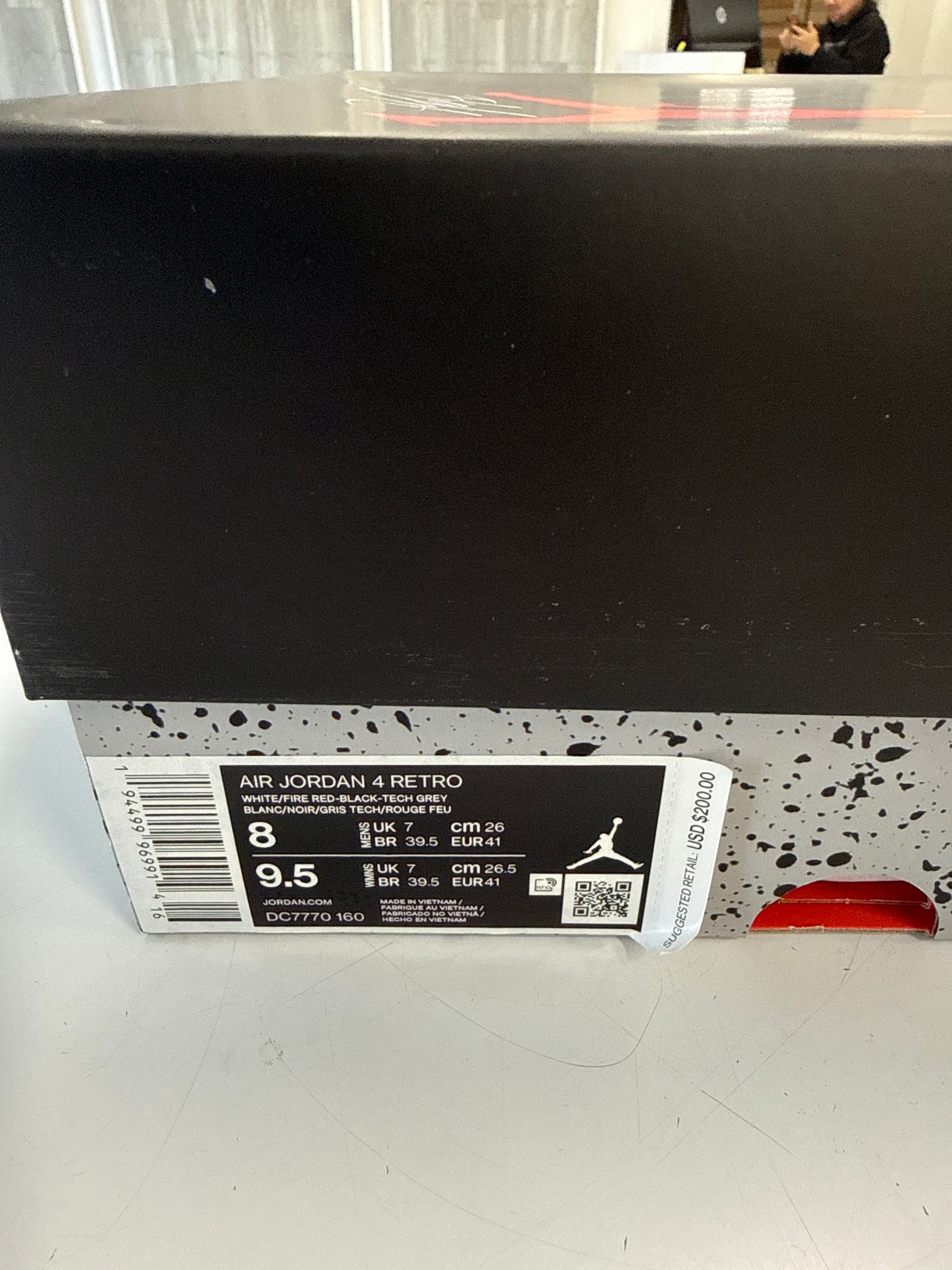 AIR JORDAN 4 FIRE RED 2020 - SIZE 8 (WORN)