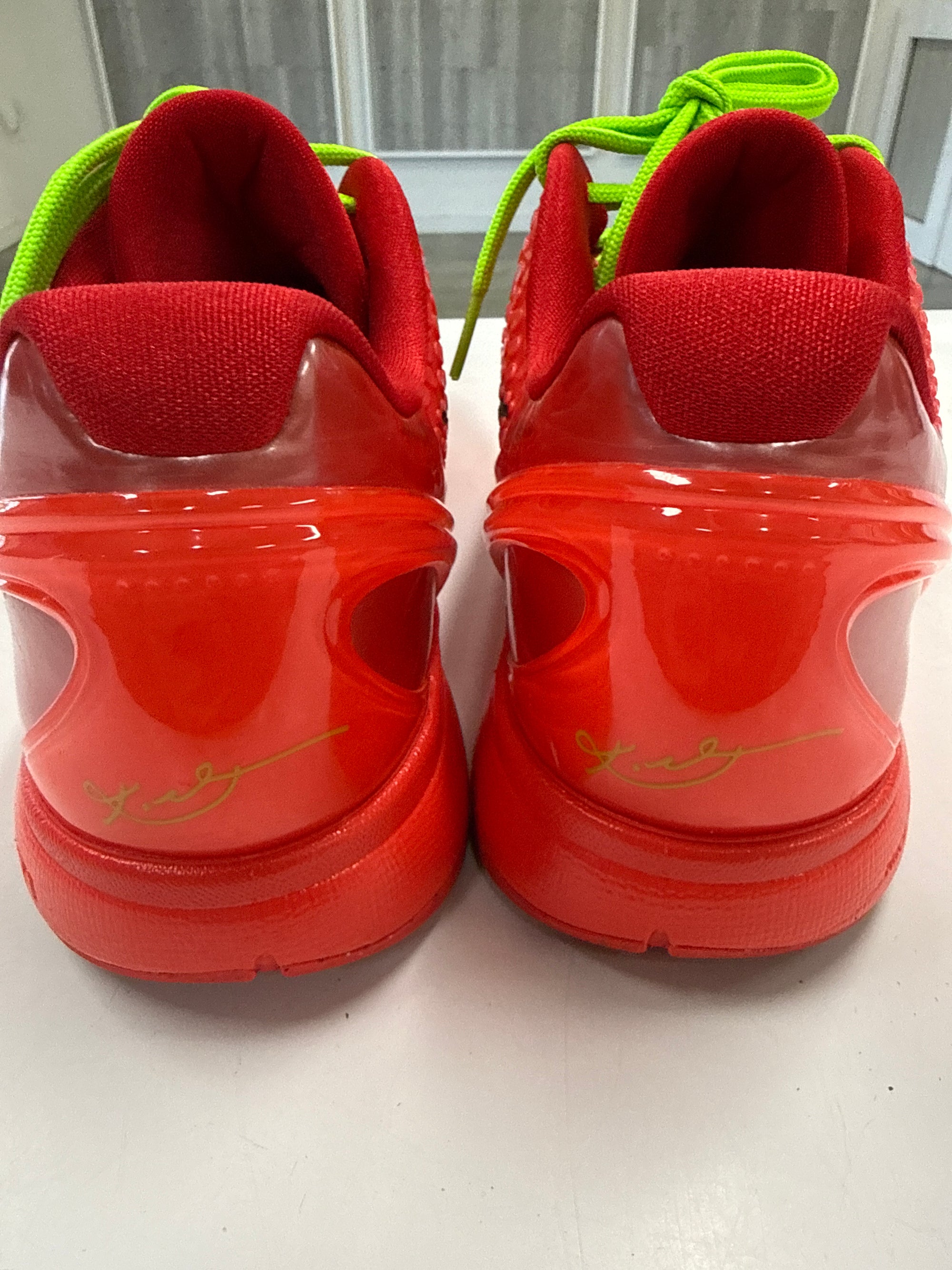 KOBE 6 PROTRO REVERSE GRINCH - SIZE 14 (WORN)