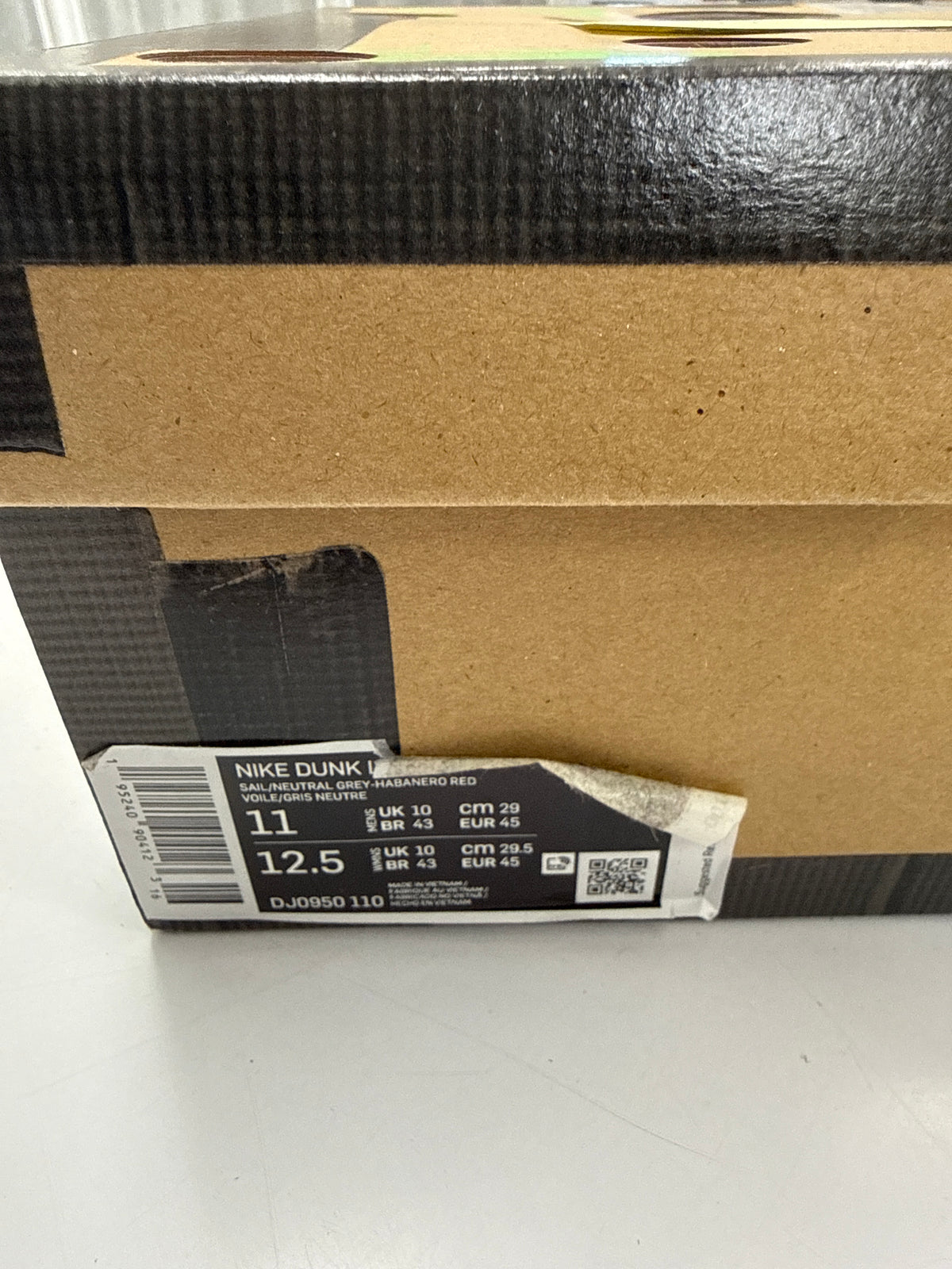 OFF WHITE NIKE DUNK LOT 13 - SIZE 11 (WORN)