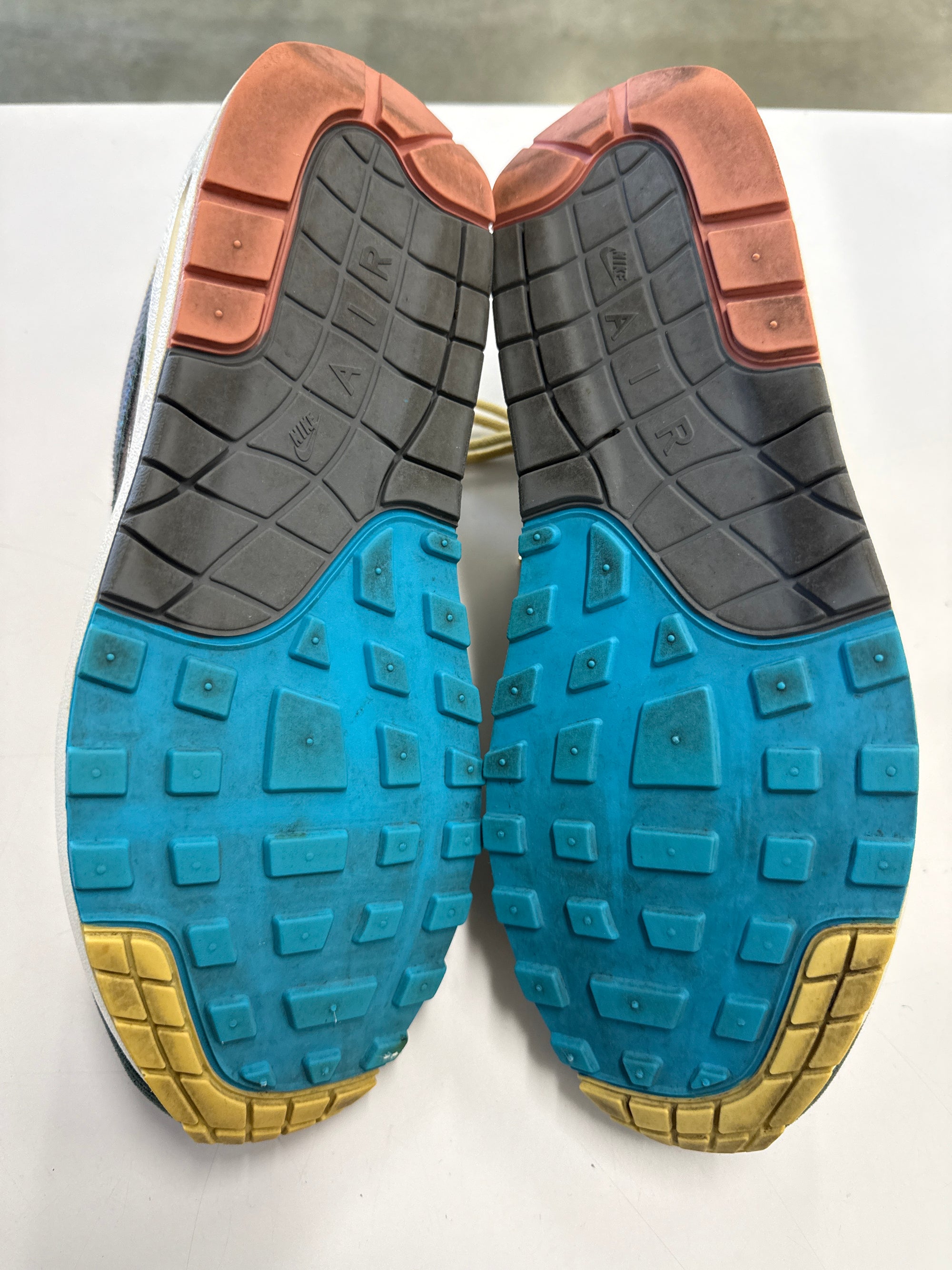 AIR MAX 1/97 SEAN  WOTHERSPOON - SIZE 10 (WORN)