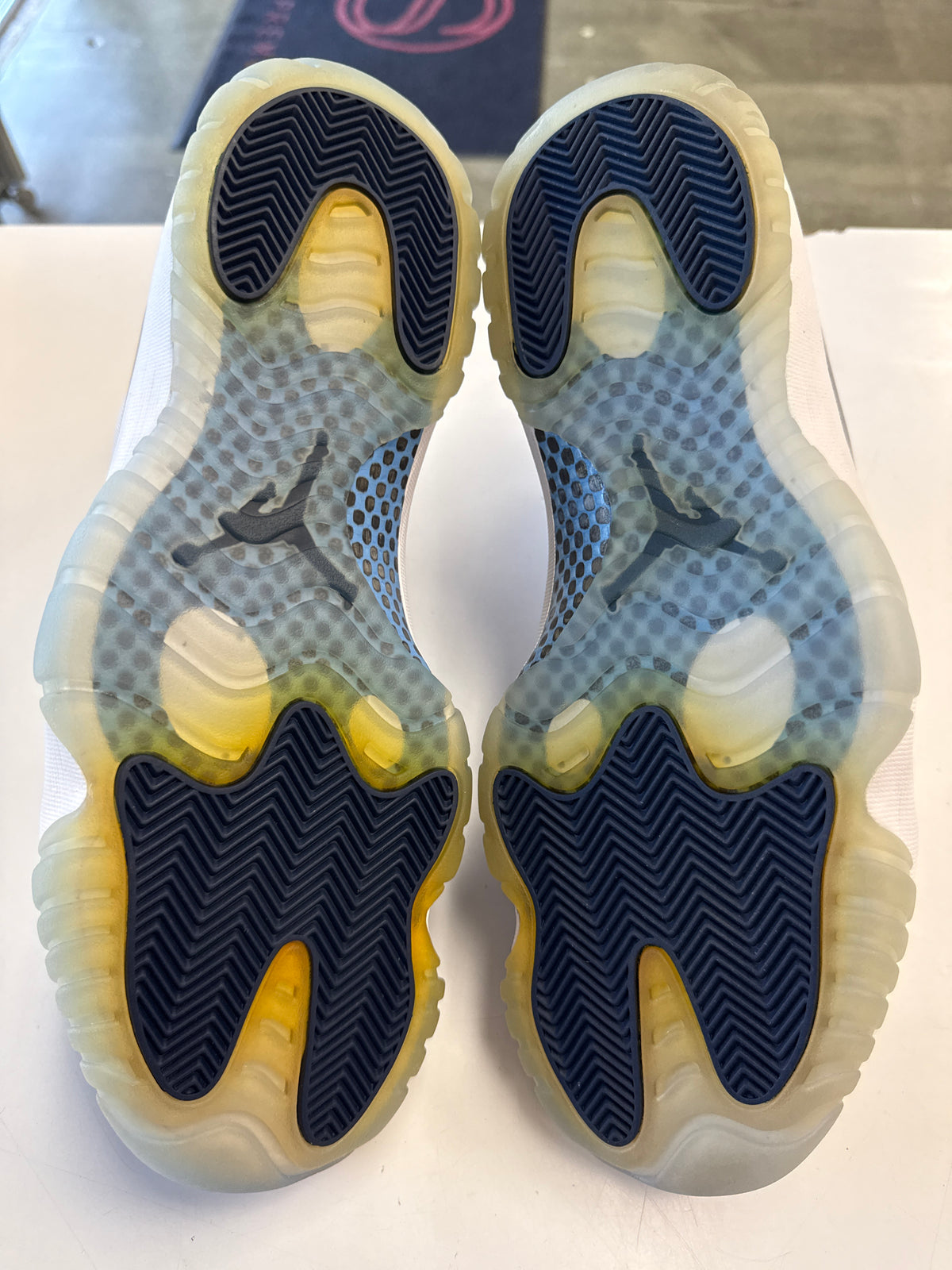 AIR JORDAN 11 WIN LIKE 82 - SIZE 13 (WORN)