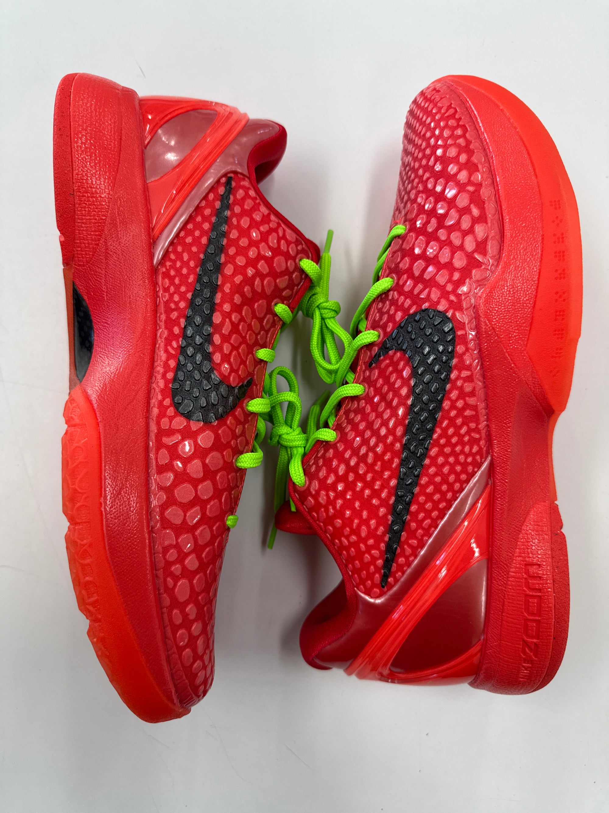 KOBE 6 PROTRO REVERSE GRINCH - SIZE 10 (WORN)