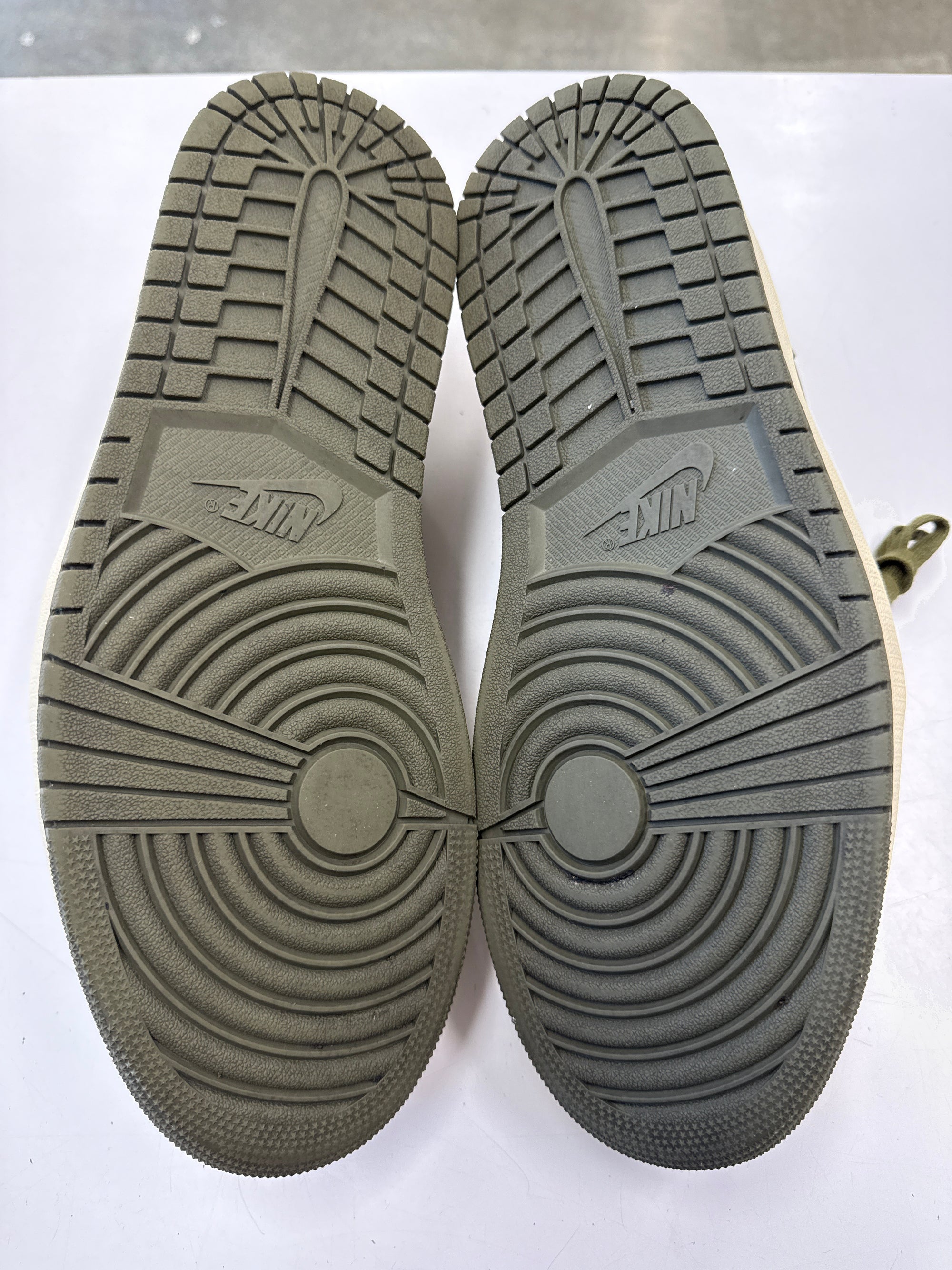 WMNS AIR JORDAN 1 LOW OLIVE - SIZE W13.5 M12 (WORN)
