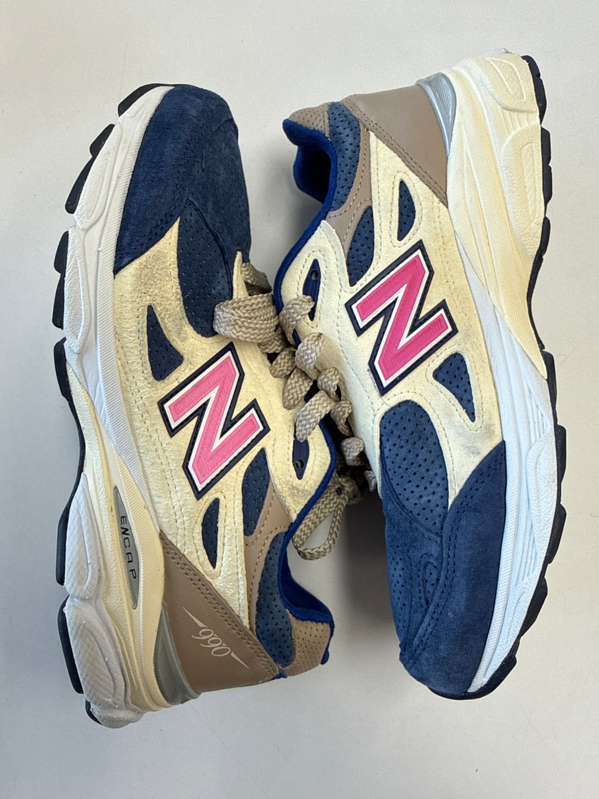 NEW BALANCE 990 KITH DAYTONA (WITH SOCKS) - SIZE 8.5 (WORN)