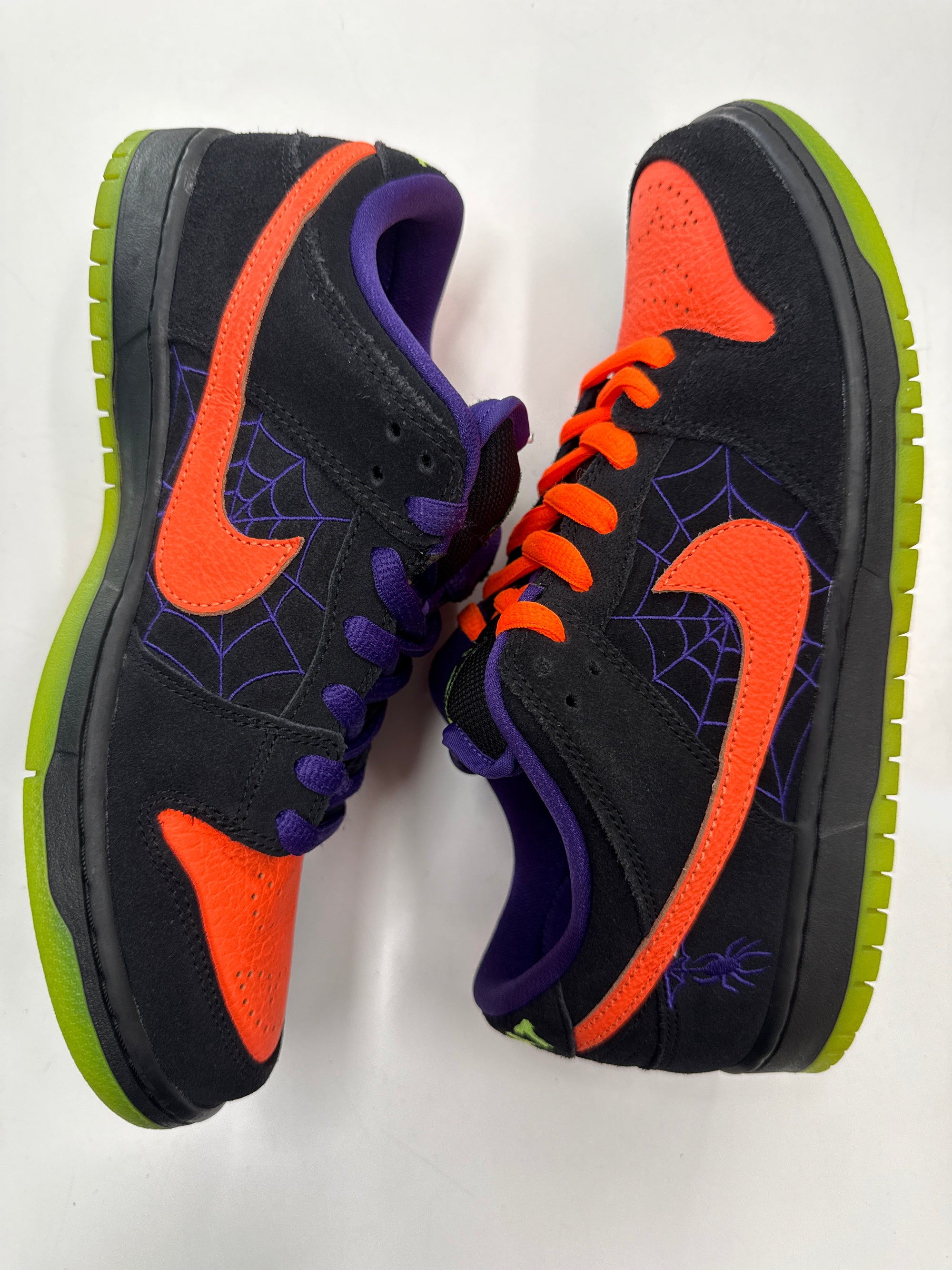 SB DUNK LOW PRO NIGHT OF MISCHIEF HALLOWEEN - SIZE 9 (WORN)
