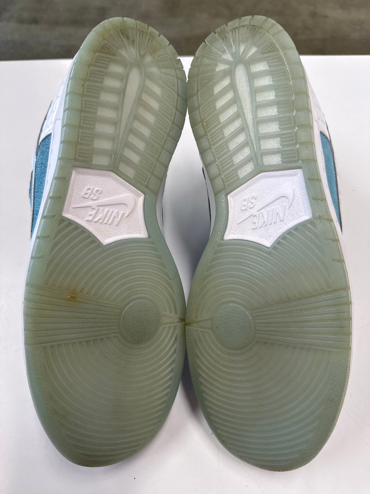 SB DUNK LOW FTC LAGOON PULSE - SIZE 11 (WORN)