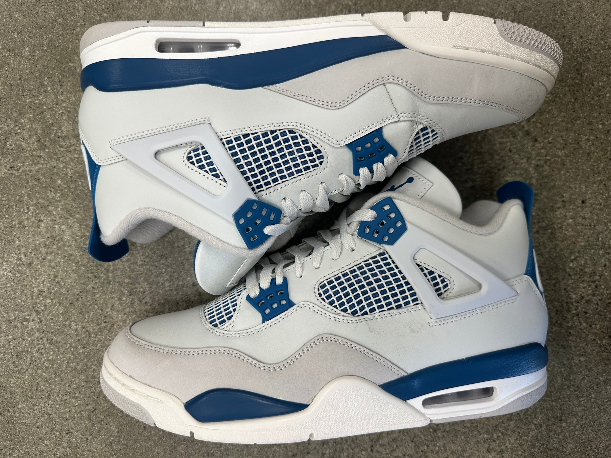 AIR JORDAN 4 MILITARY BLUE 2024 - SIZE 12 (WORN) (SUPER CLEAN)