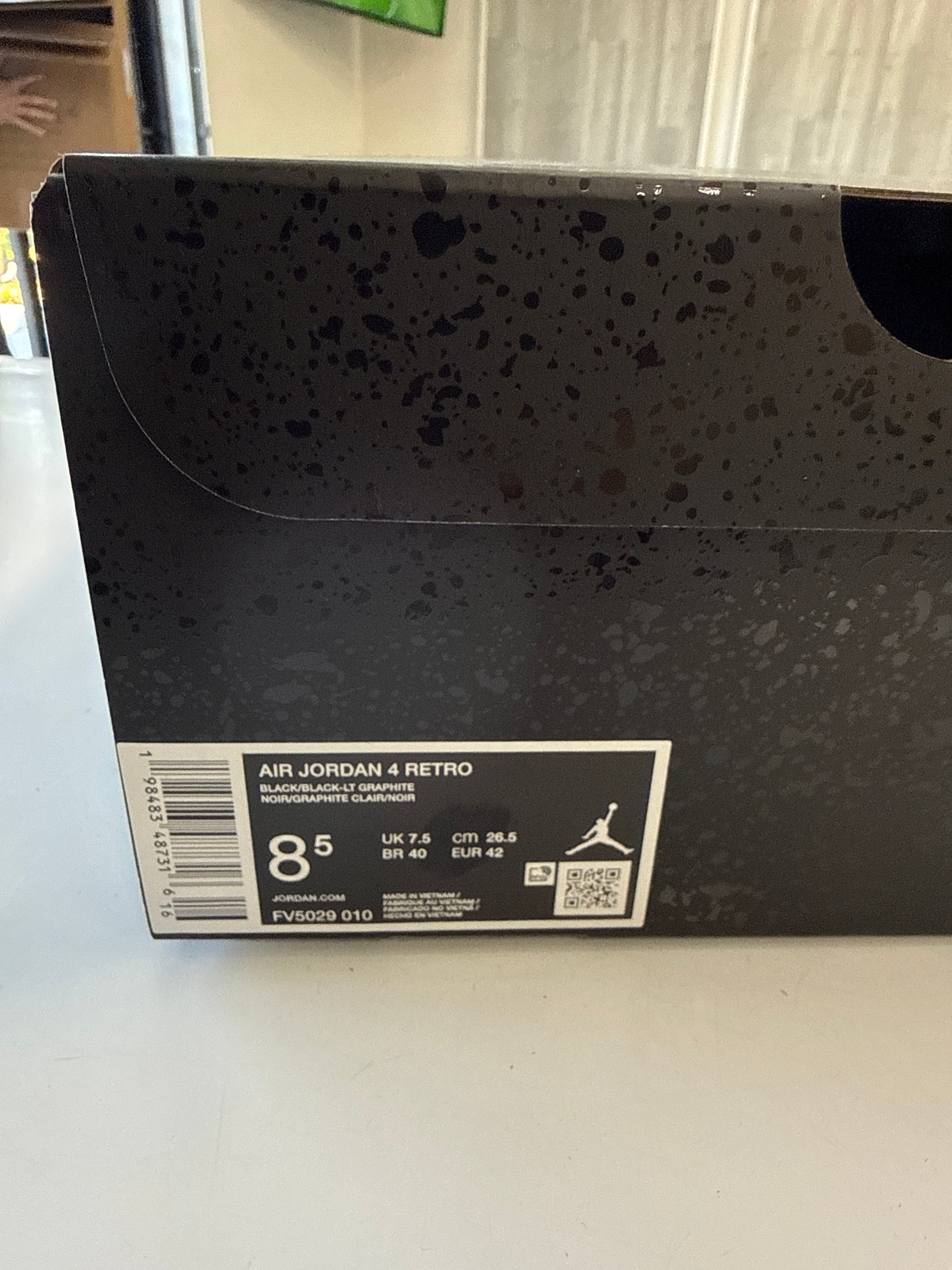 AIR JORDAN 4 BLACK CAT 2025 - SIZE 8.5 (WORN) - SUPER CLEAN