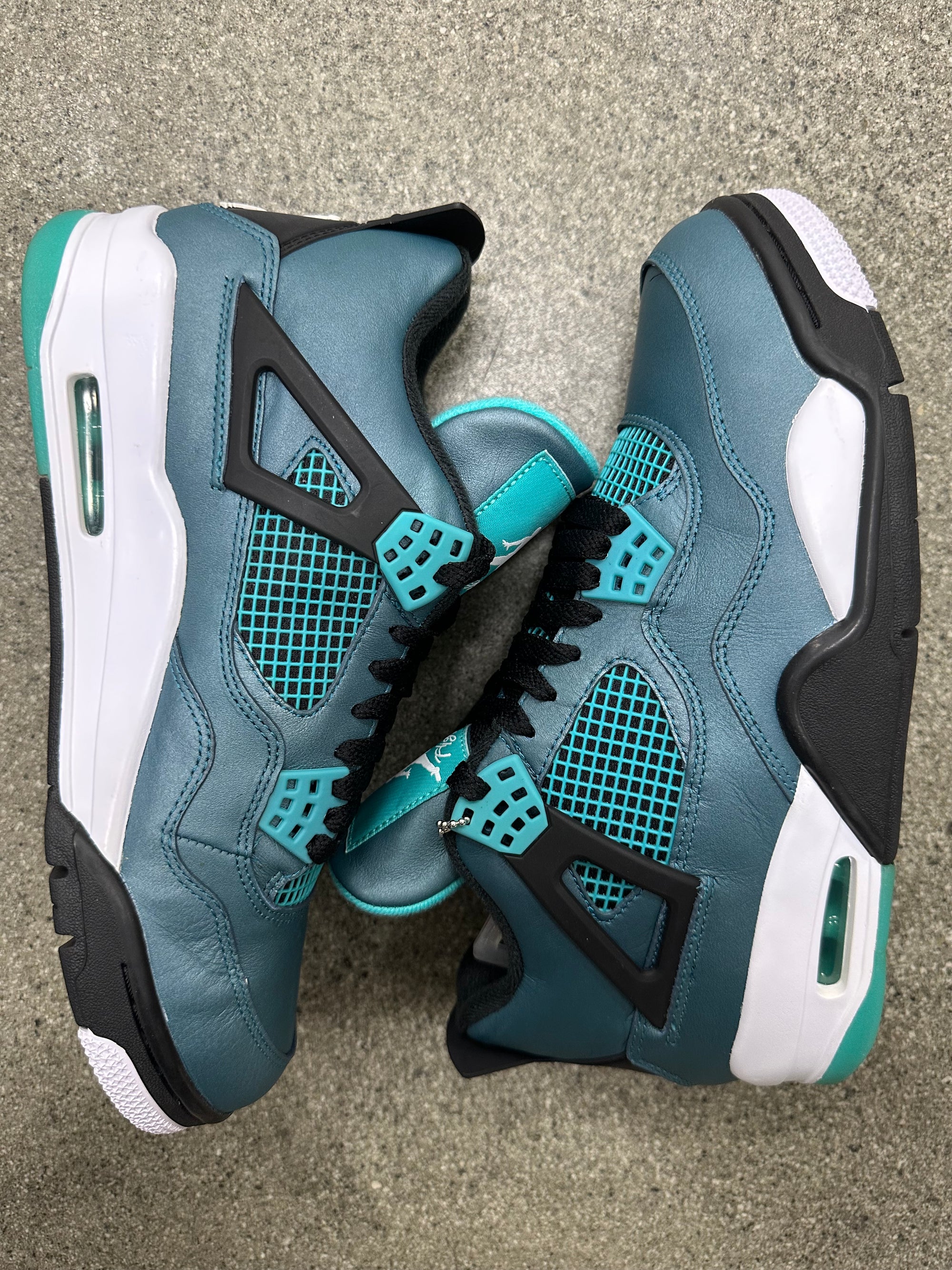 AIR JORDAN 4 TEAL - SIZE 8.5 (WORN) (SUPER CLEAN)