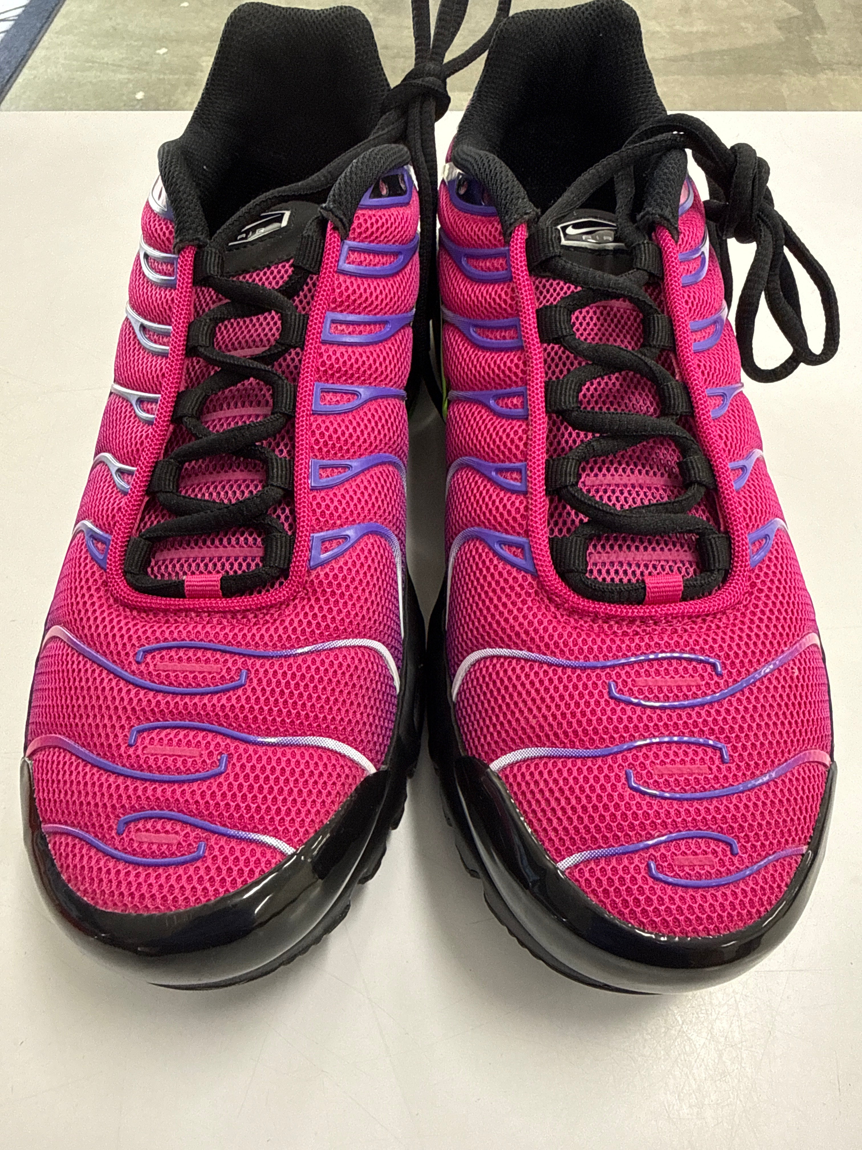 AIR MAX PLUS REBELLIOUS AIR FIREBERRY - SIZE 9 (WORN) – Sole Supremacy