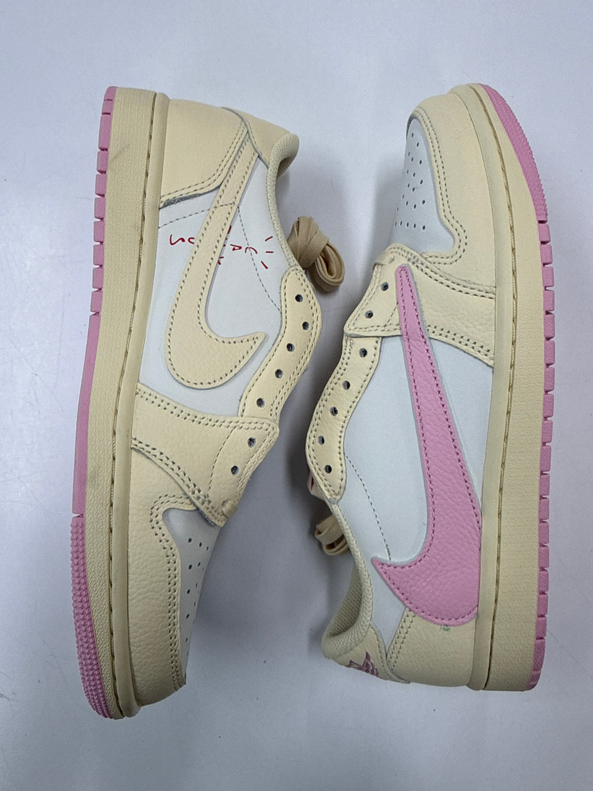 AIR JORDAN 1 LOW OG TRAVIS SCOTT SHY PINK - SIZE 8 (WORN) - SUPER CLEAN