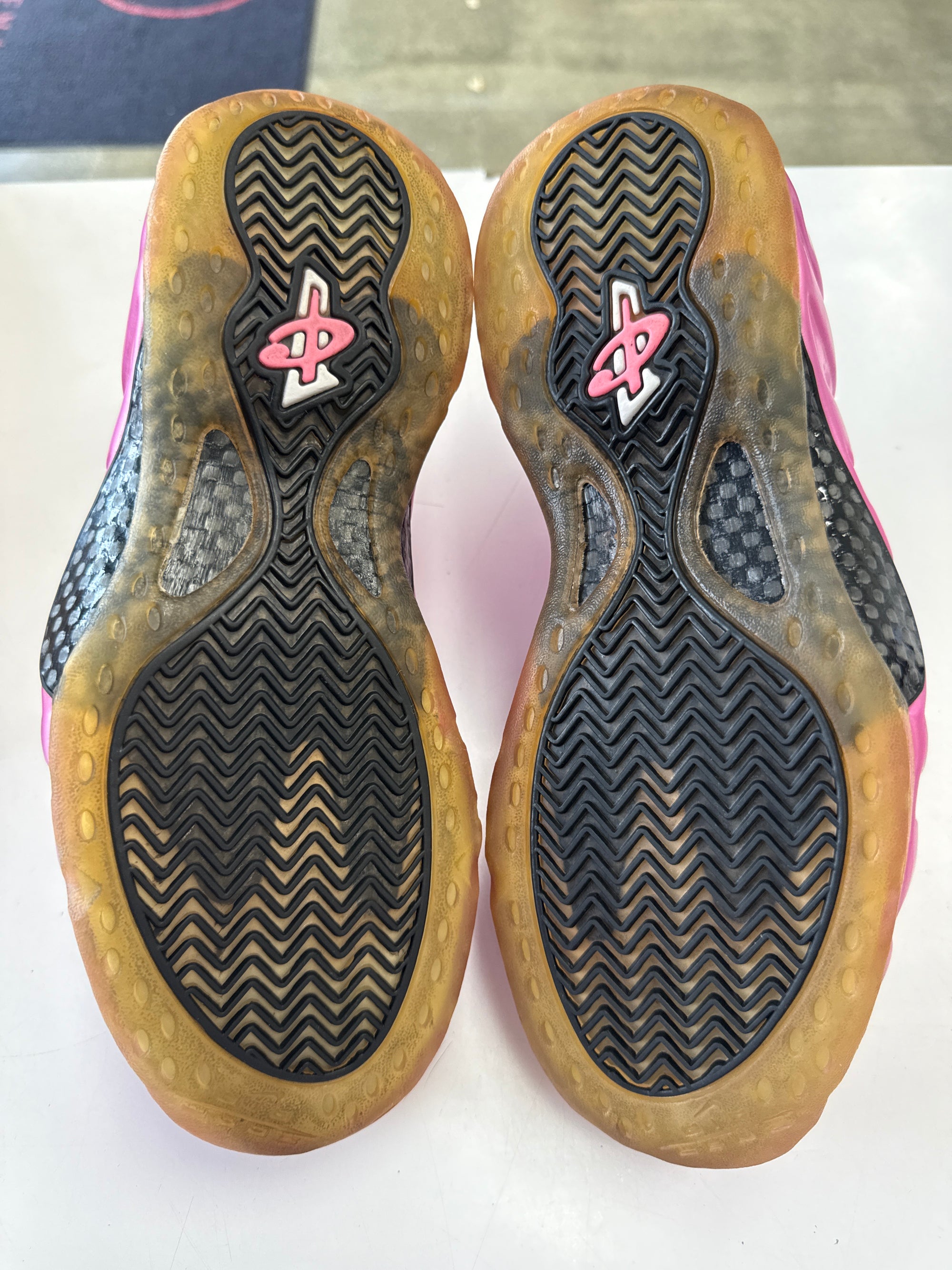 AIR FOAMPOSITE ONE PEARLIZED PINK - SIZE 10.5 (WORN)