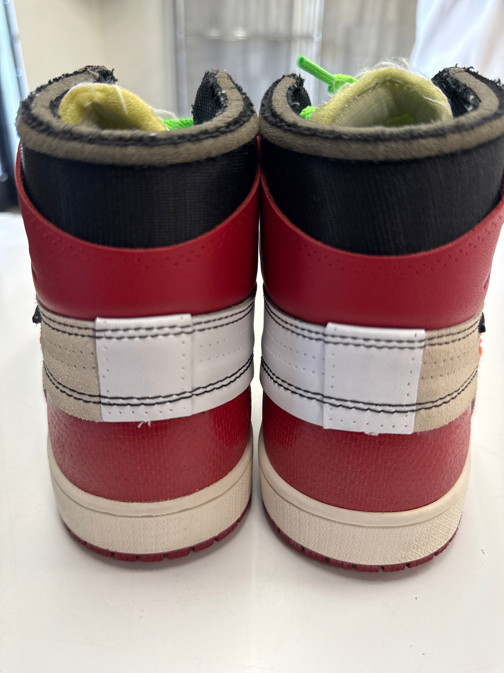 OFF WHITE AIR JORDAN 1 CHICAGO - SIZE 8 (WORN)