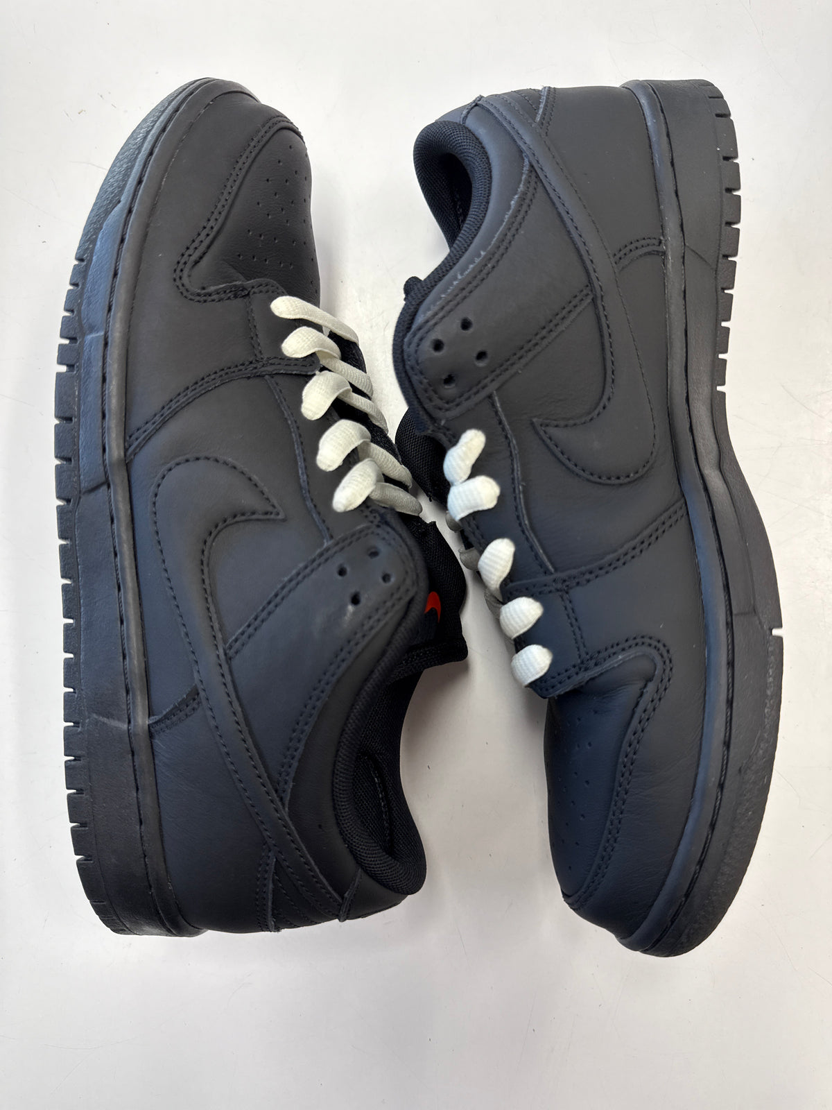 SB DUNK LOW TRIPLE BLACK - SIZE 9 (WORN)