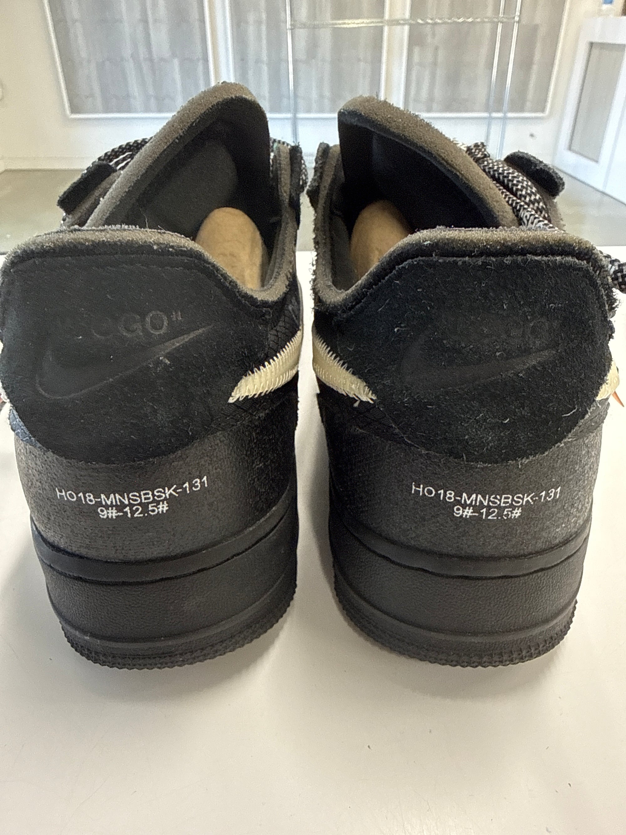 OFF WHITE AIR FORCE 1 LOW BLACK WHITE - SIZE 10 (WORN)