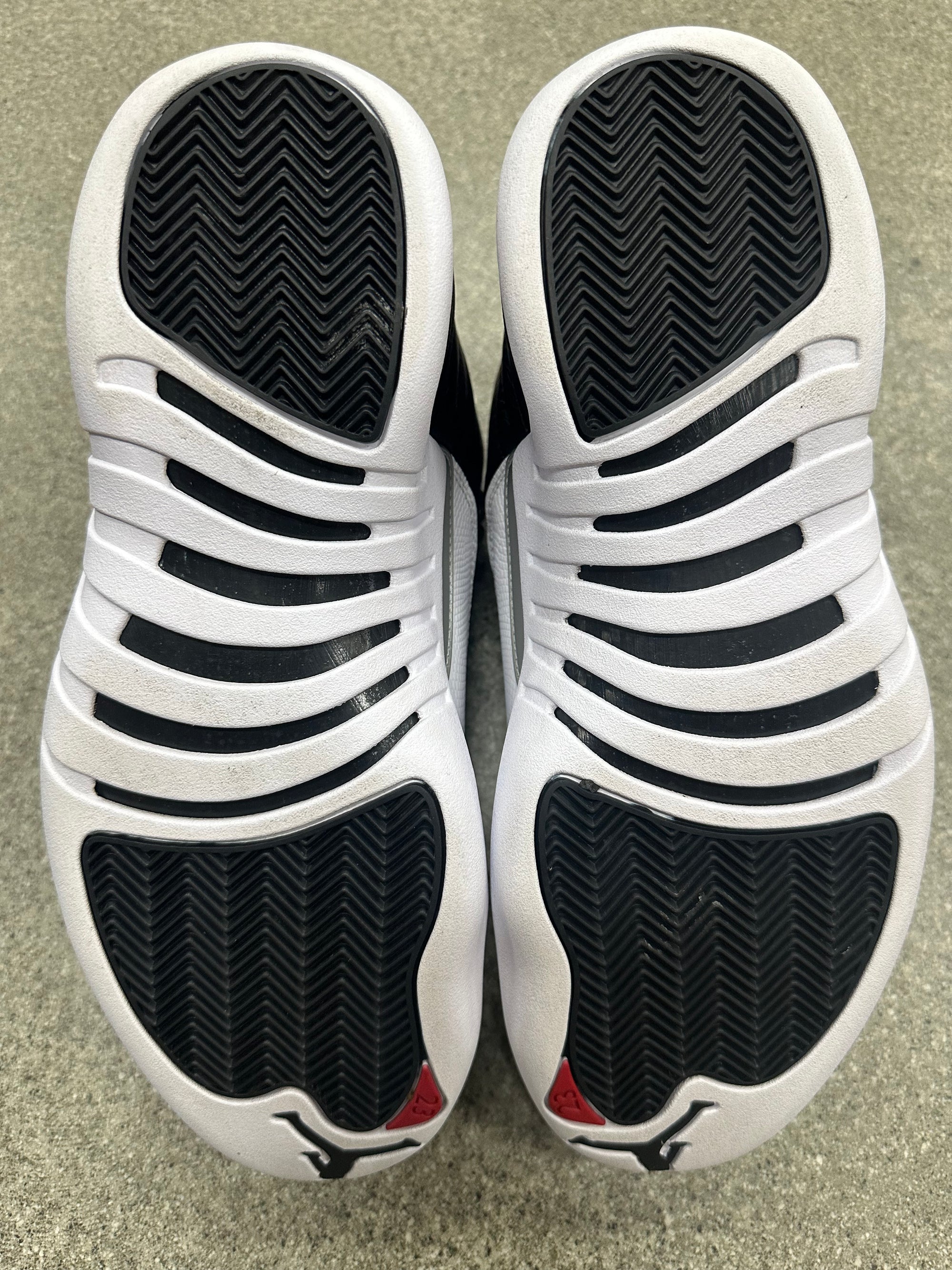 AIR JORDAN 12 PLAYOFFS - SIZE 10.5 (WORN)