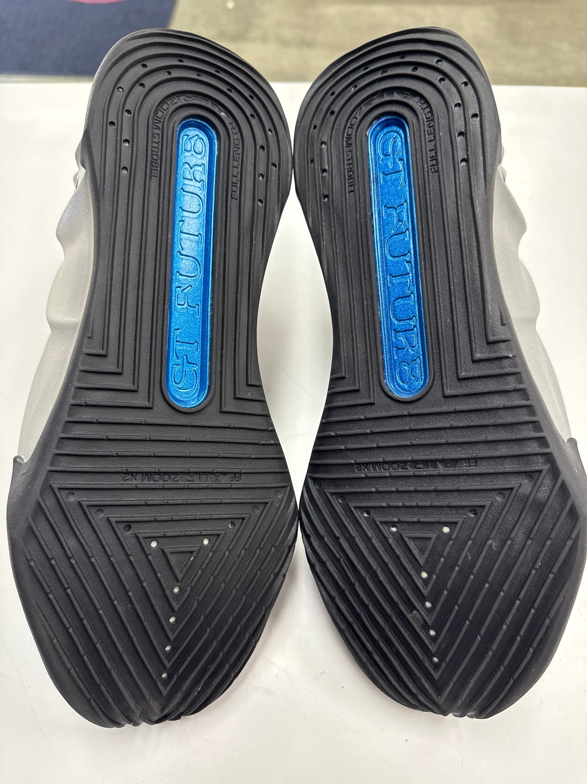 GT FUTURE METALLIC SILVER - SIZE 11.5 (WORN)