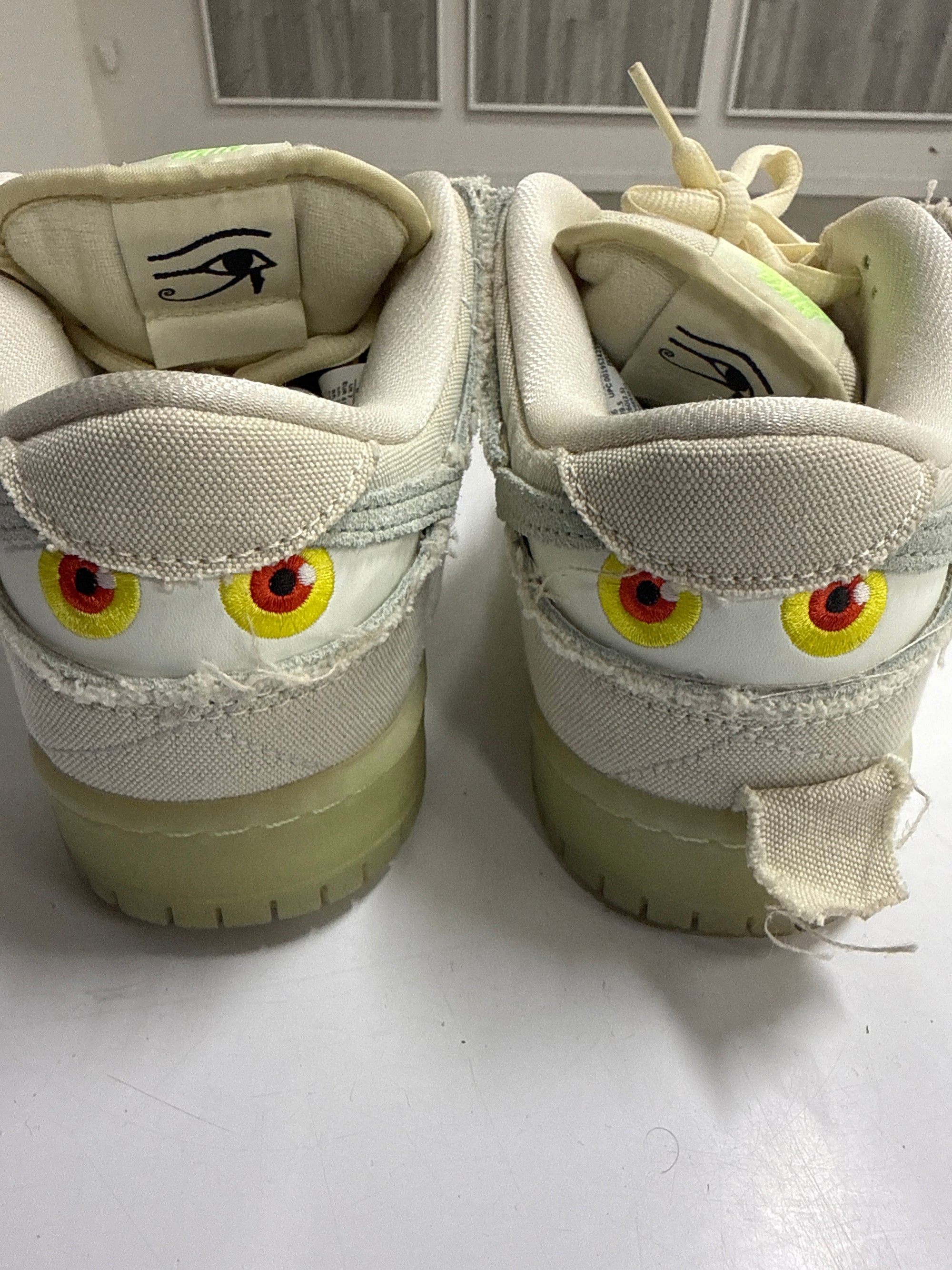 SB DUNK LOW MUMMY - SIZE 8 (WORN)