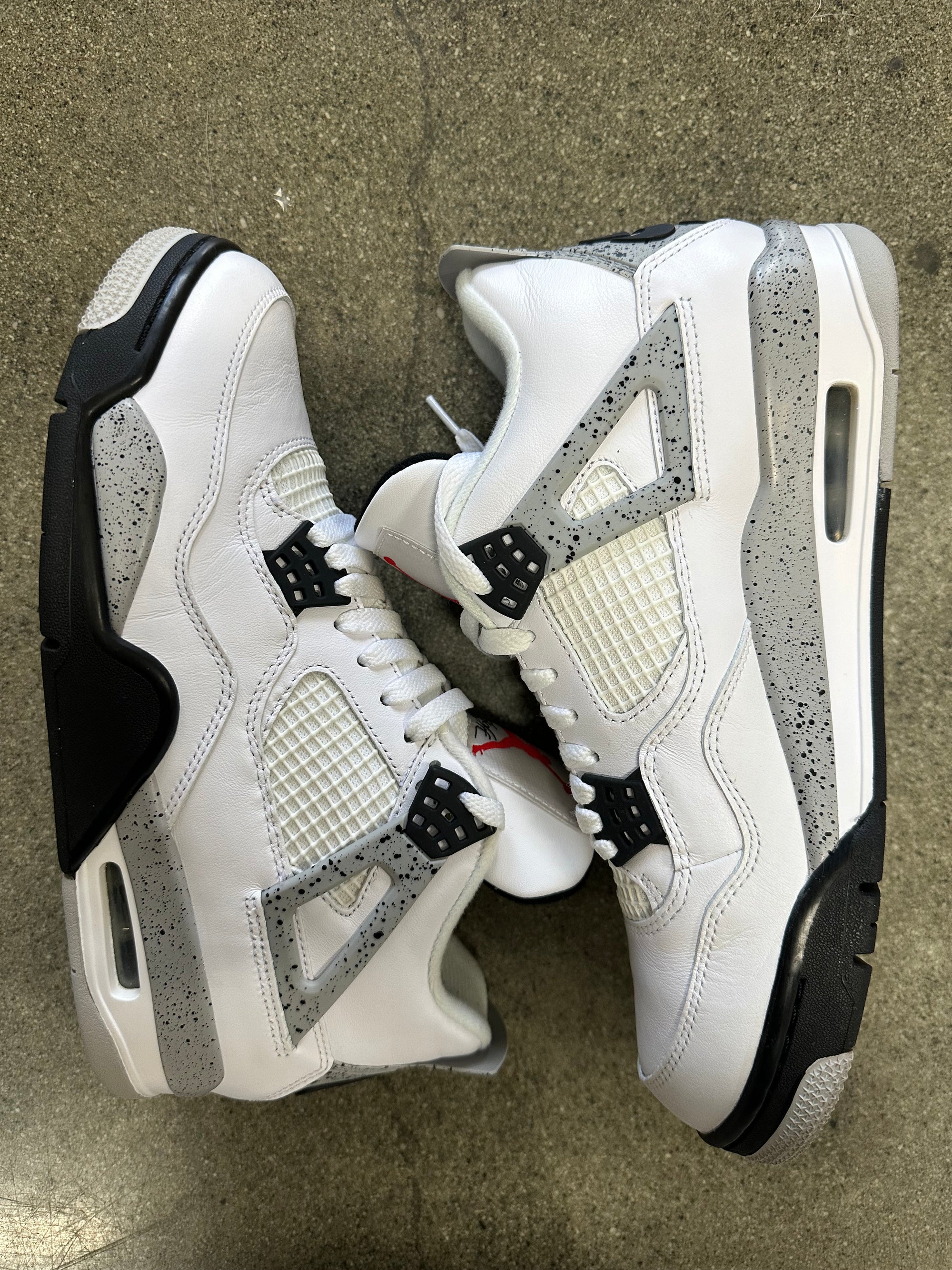 AIR JORDAN 4 WHITE CEMENT 2016 - SIZE 9.5 (WORN)