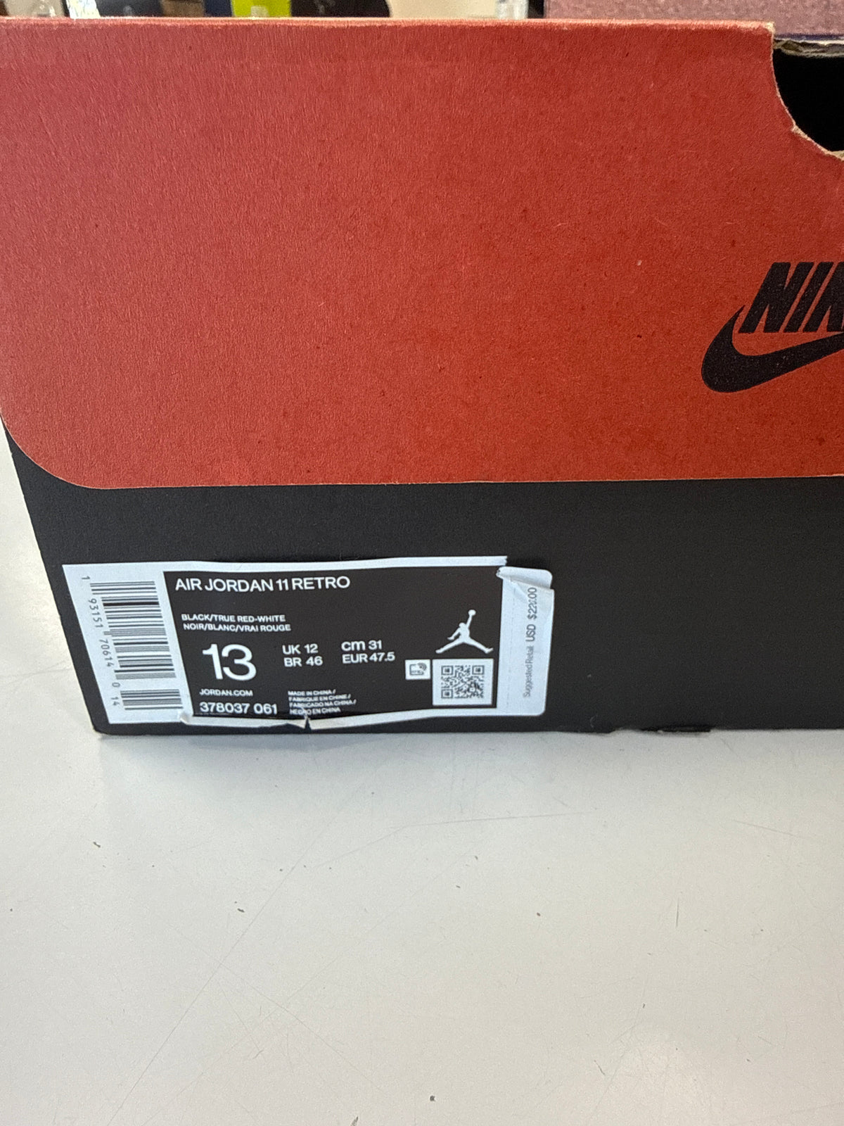 AIR JORDAN 11 BRED 2019 - SIZE 13 (WORN)