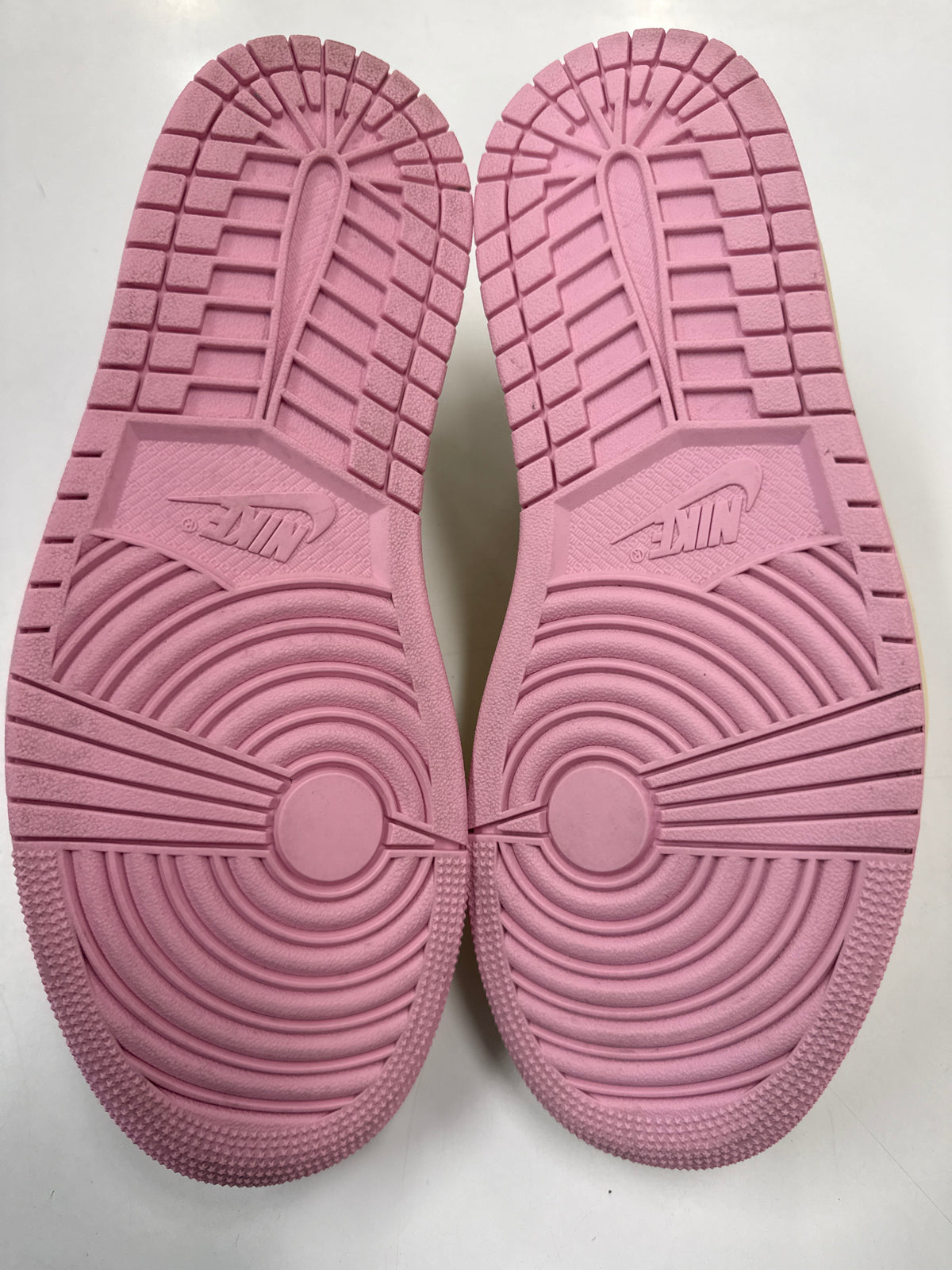 AIR JORDAN 1 LOW OG TRAVIS SCOTT SHY PINK - SIZE 8 (WORN) - SUPER CLEAN