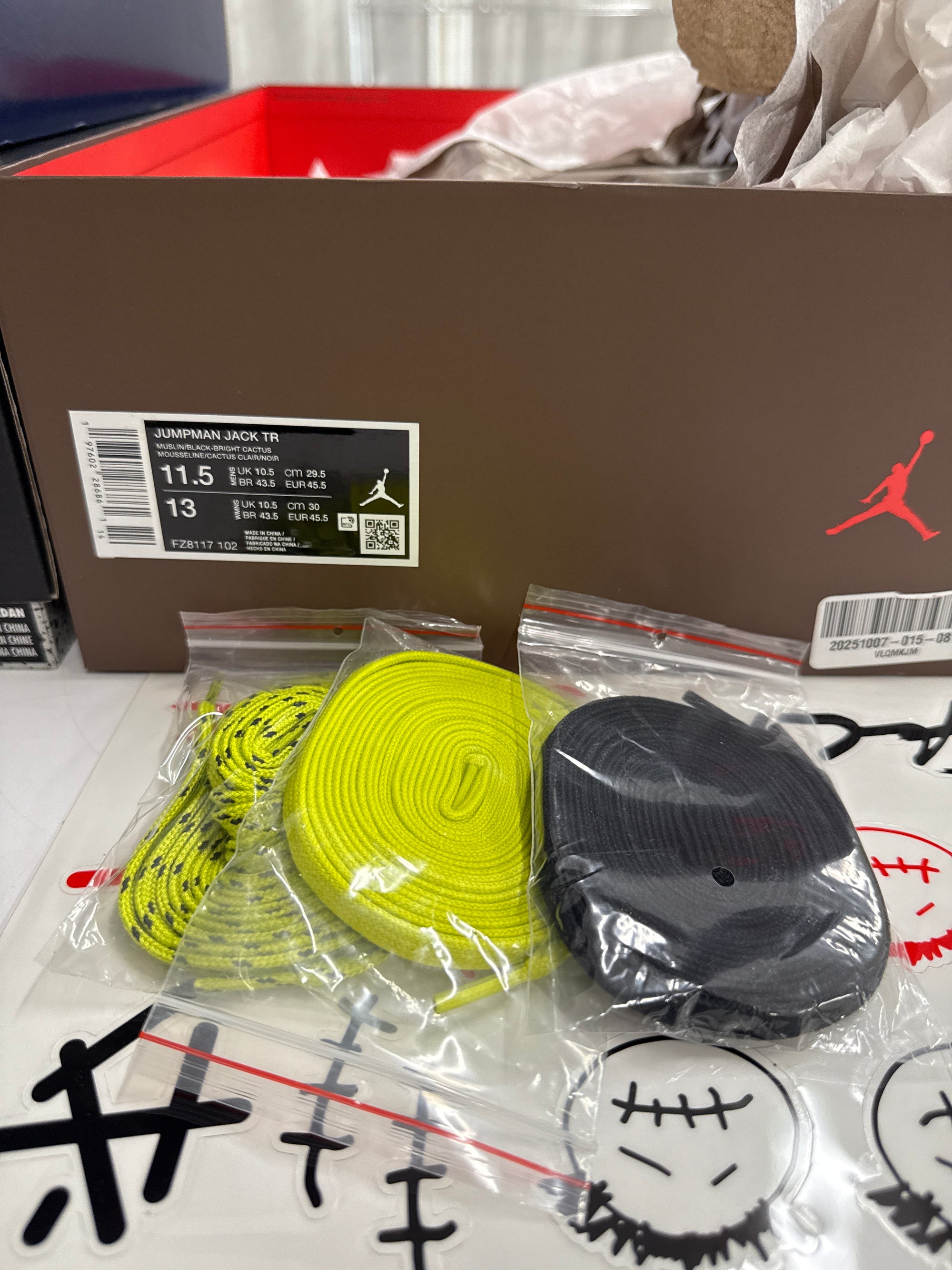 JUMPMAN JACK TRAVIS SCOTT BRIGHT CACTUS - SIZE 11.5 (WORN)