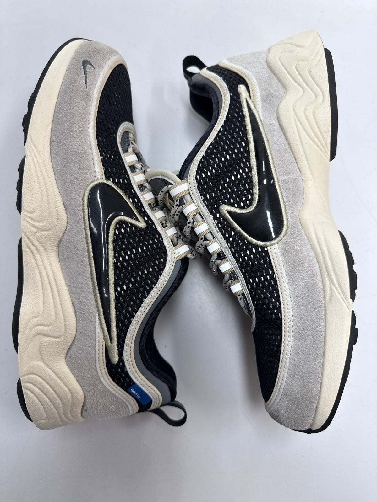 AIR ZOOM SPIRIDON UNDEFEATED PHANTOM - SIZE 10.5 (WORN)