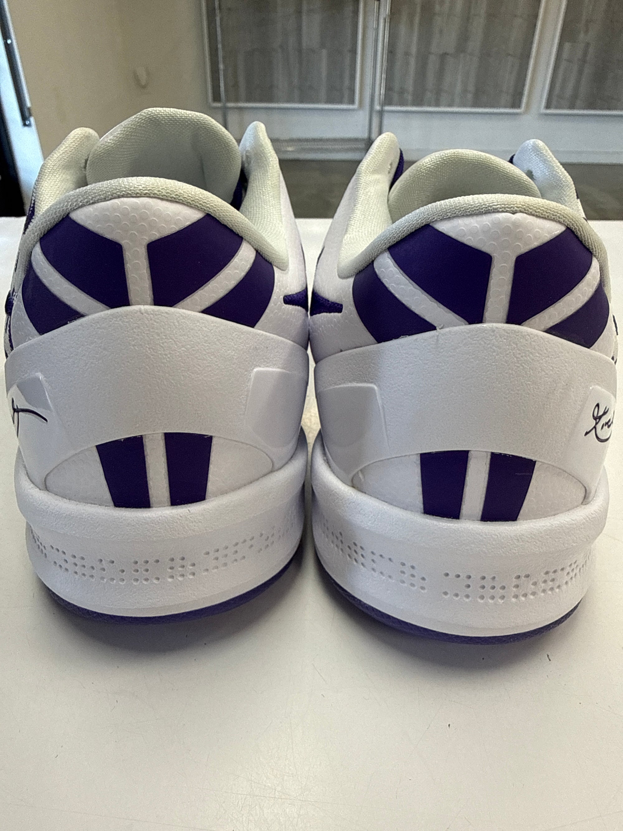KOBE 8 PROTRO COURT PURPLE - SIZE 9.5 (WORN)