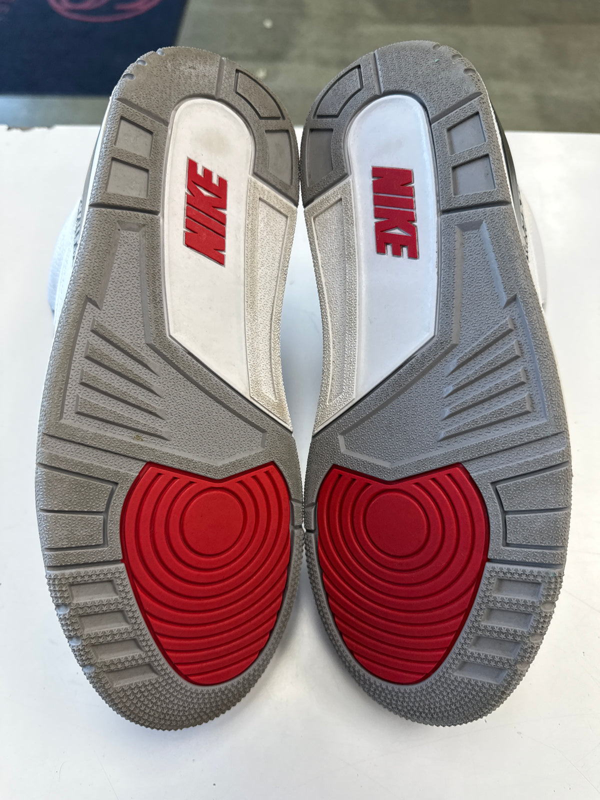 AIR JORDAN 3 JTH SUPER BOWL - SIZE 10 (WORN)