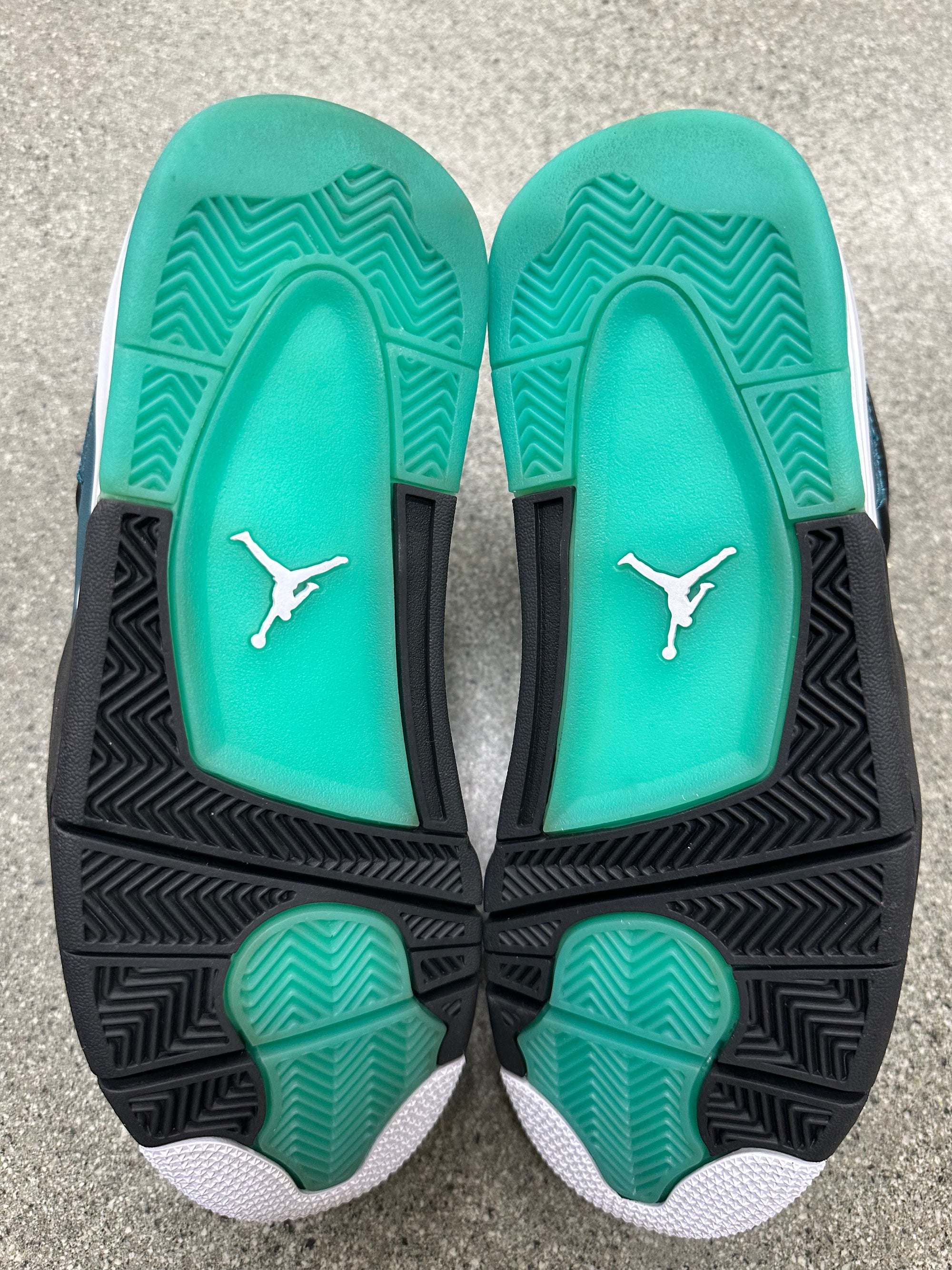 AIR JORDAN 4 TEAL - SIZE 8.5 (WORN) (SUPER CLEAN)