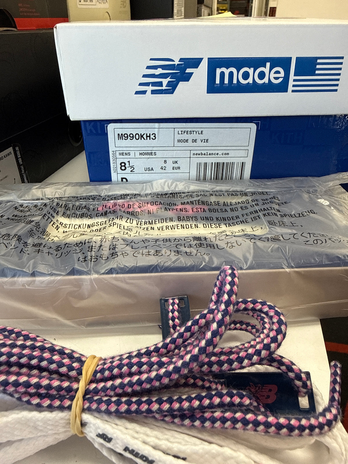 NEW BALANCE 990 KITH DAYTONA (WITH SOCKS) - SIZE 8.5 (WORN)