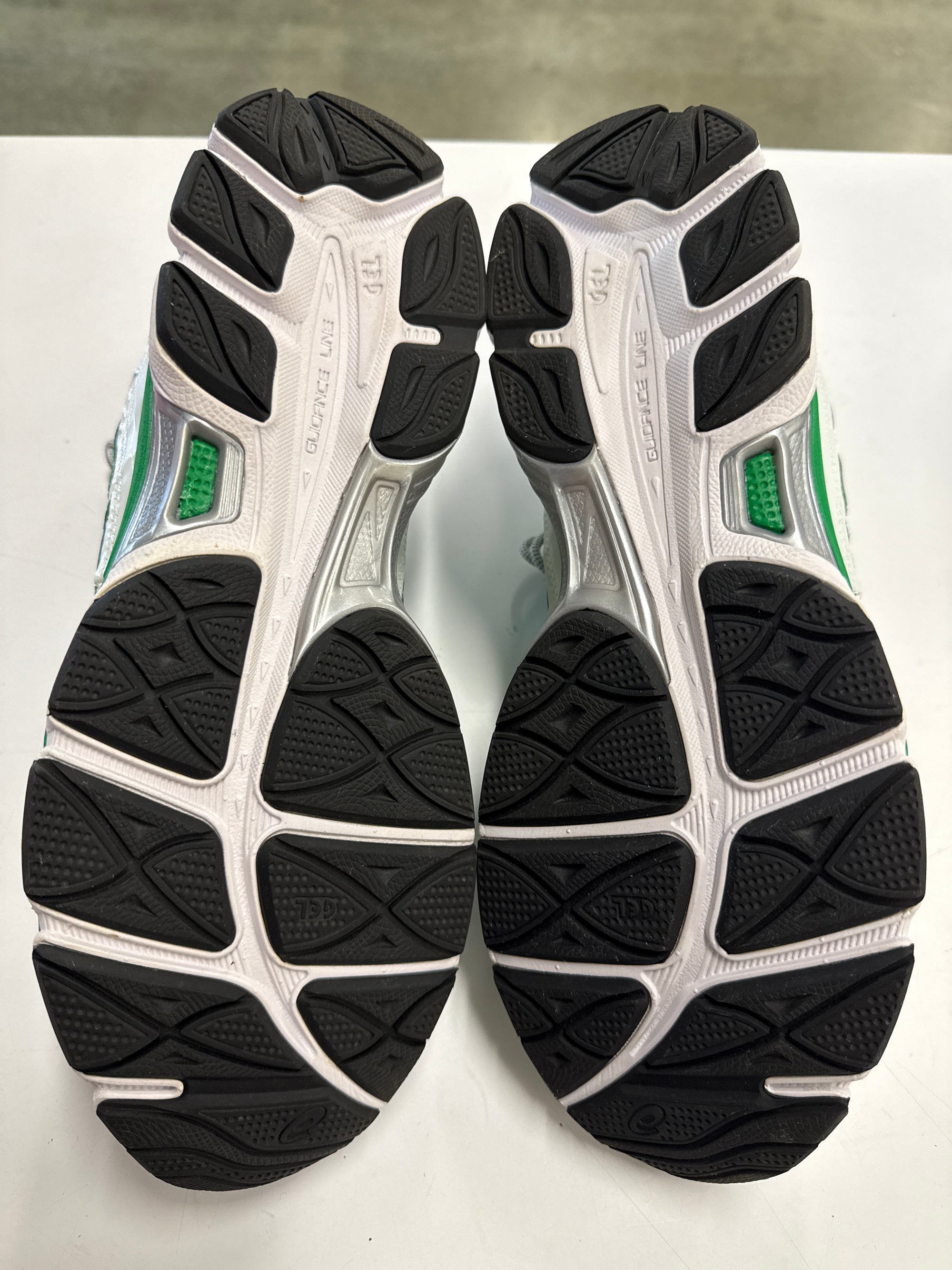 ASICS GEL NYC HIDDEN NY - SIZE 10.5 (WORN)