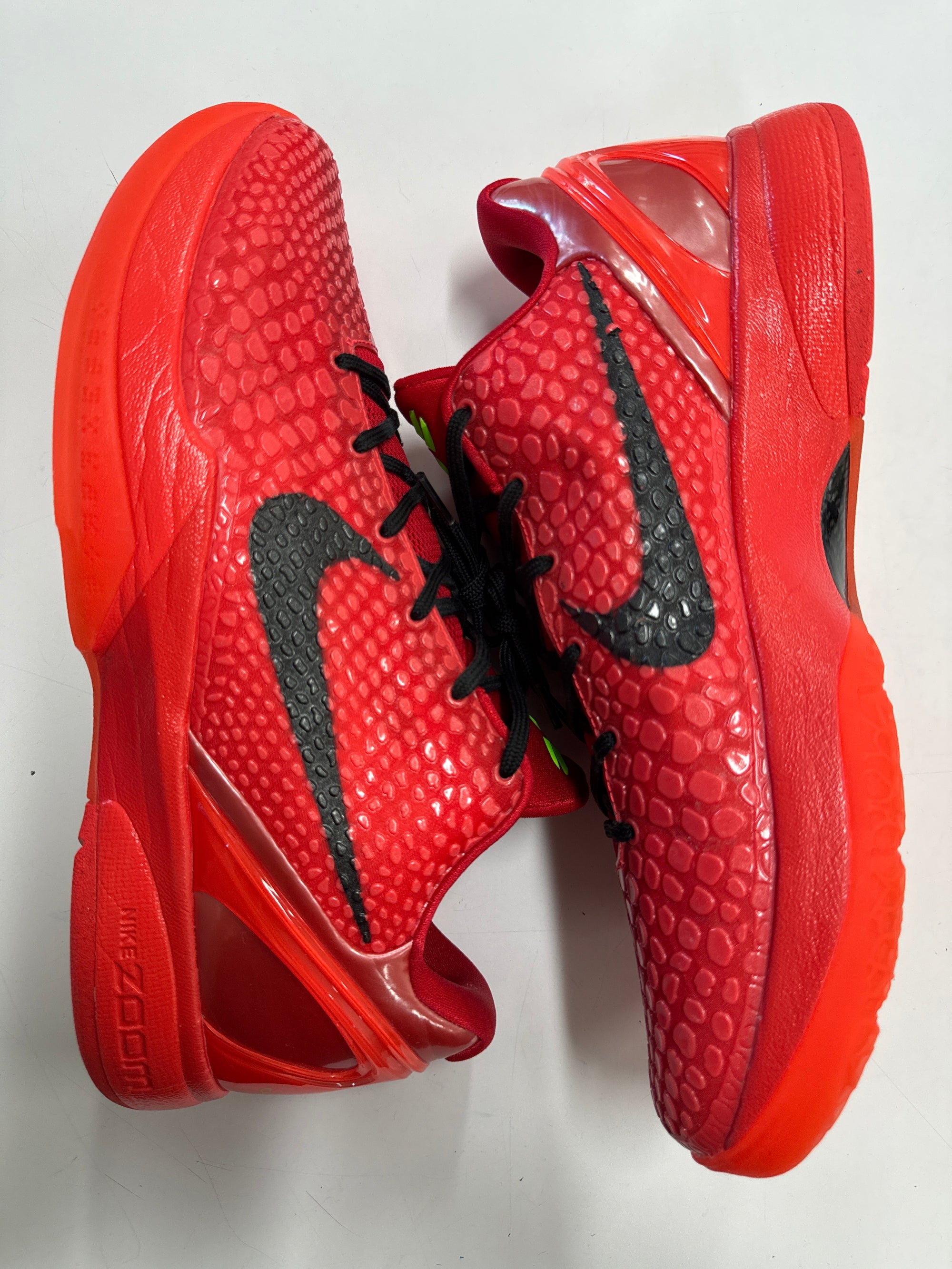 KOBE 6 PROTRO REVERSE GRINCH - SIZE 13 (WORN)