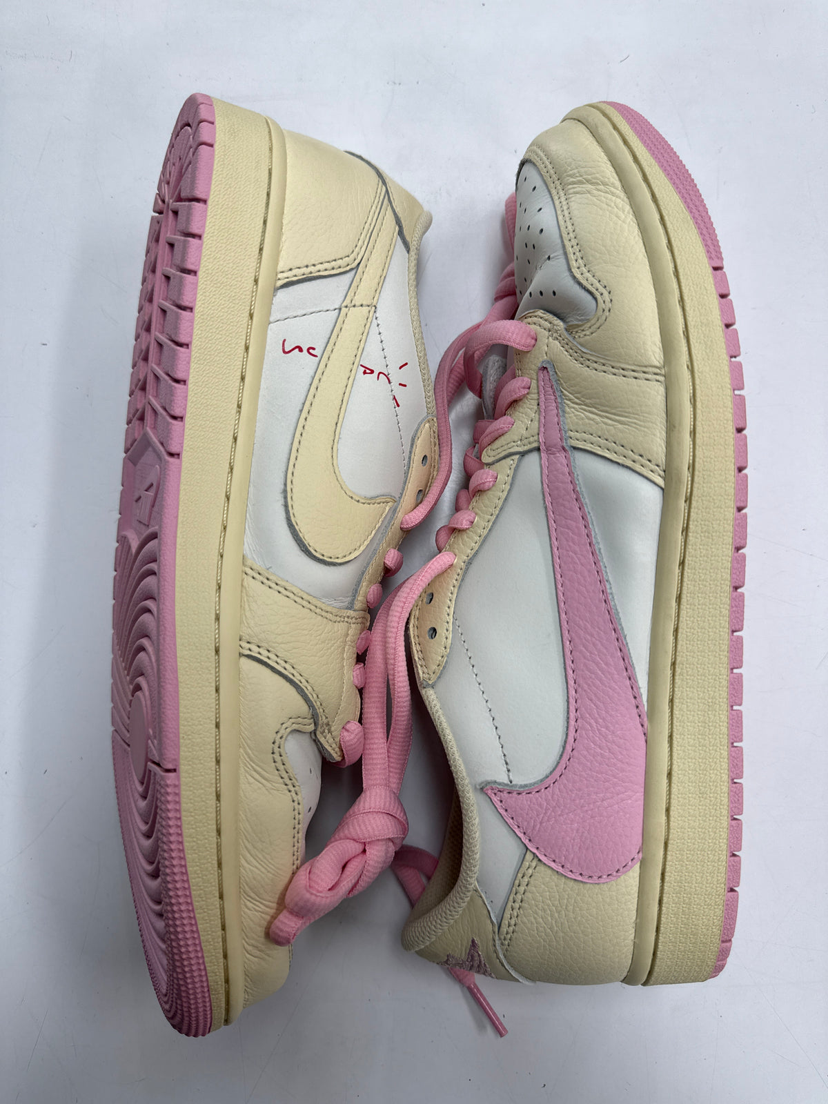 AIR JORDAN 1 LOW TRAVIS SCOTT SHY PINK - SIZE 10.5 (WORN)