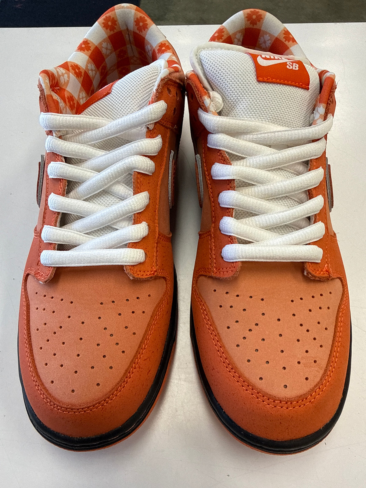 SB DUNK LOW OG QS ORANGE LOBSTER - SIZE 9.5 (WORN)