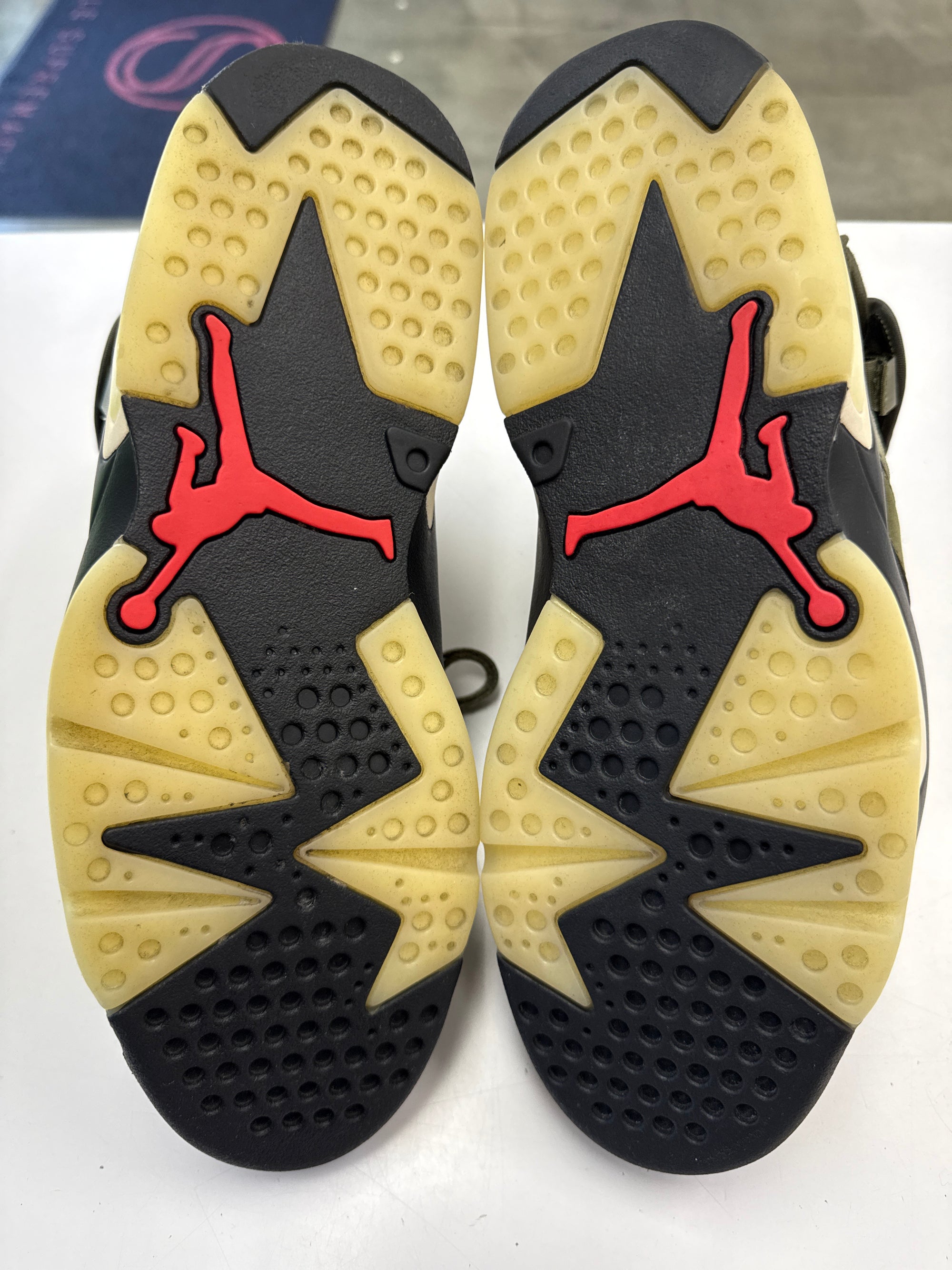 AIR JORDAN 6 OLIVE TRAVIS SCOTT - SIZE 11 (WORN)