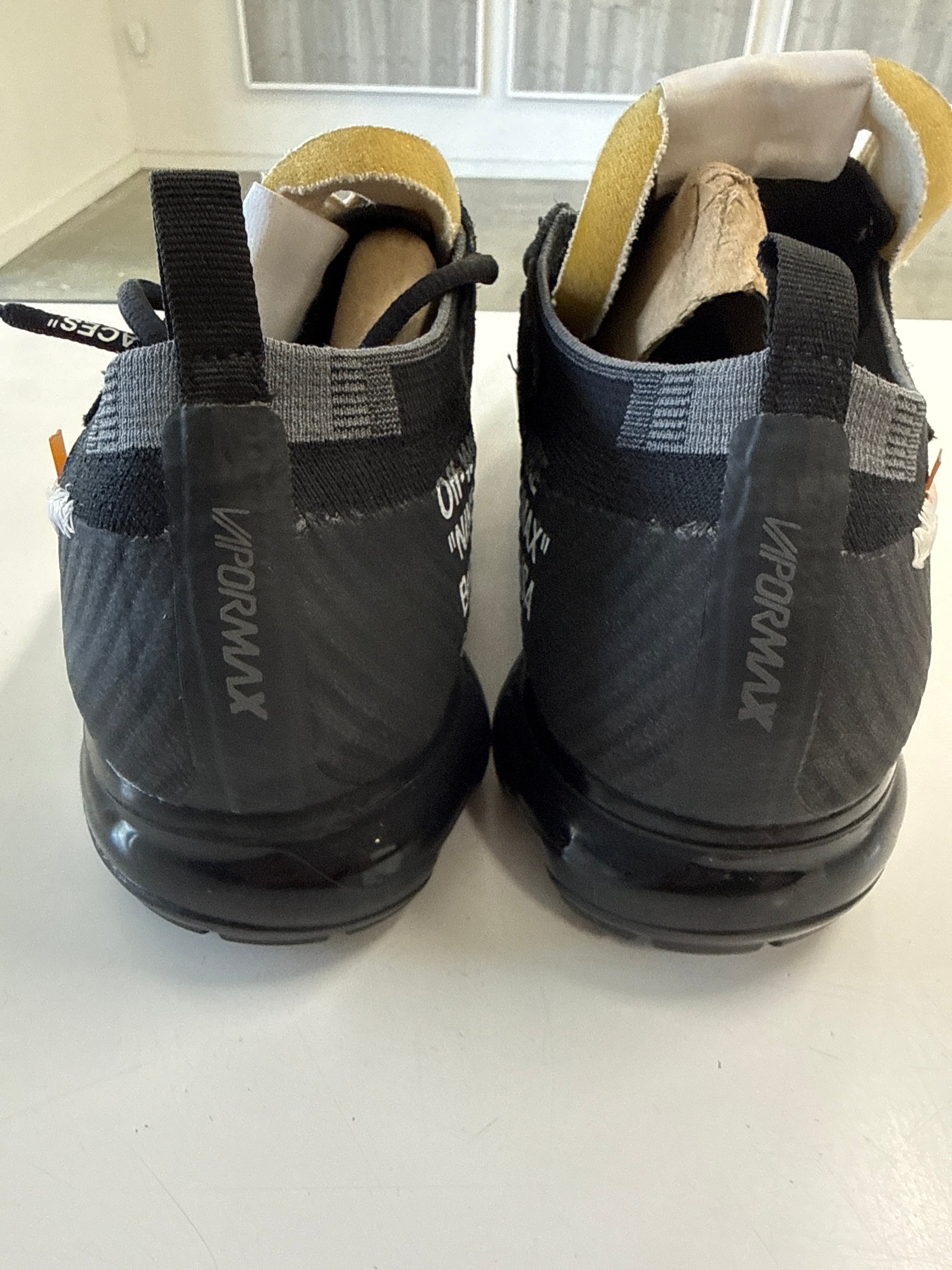 OFF WHITE AIR VAPORMAX BLACK - SIZE 11 (WORN)