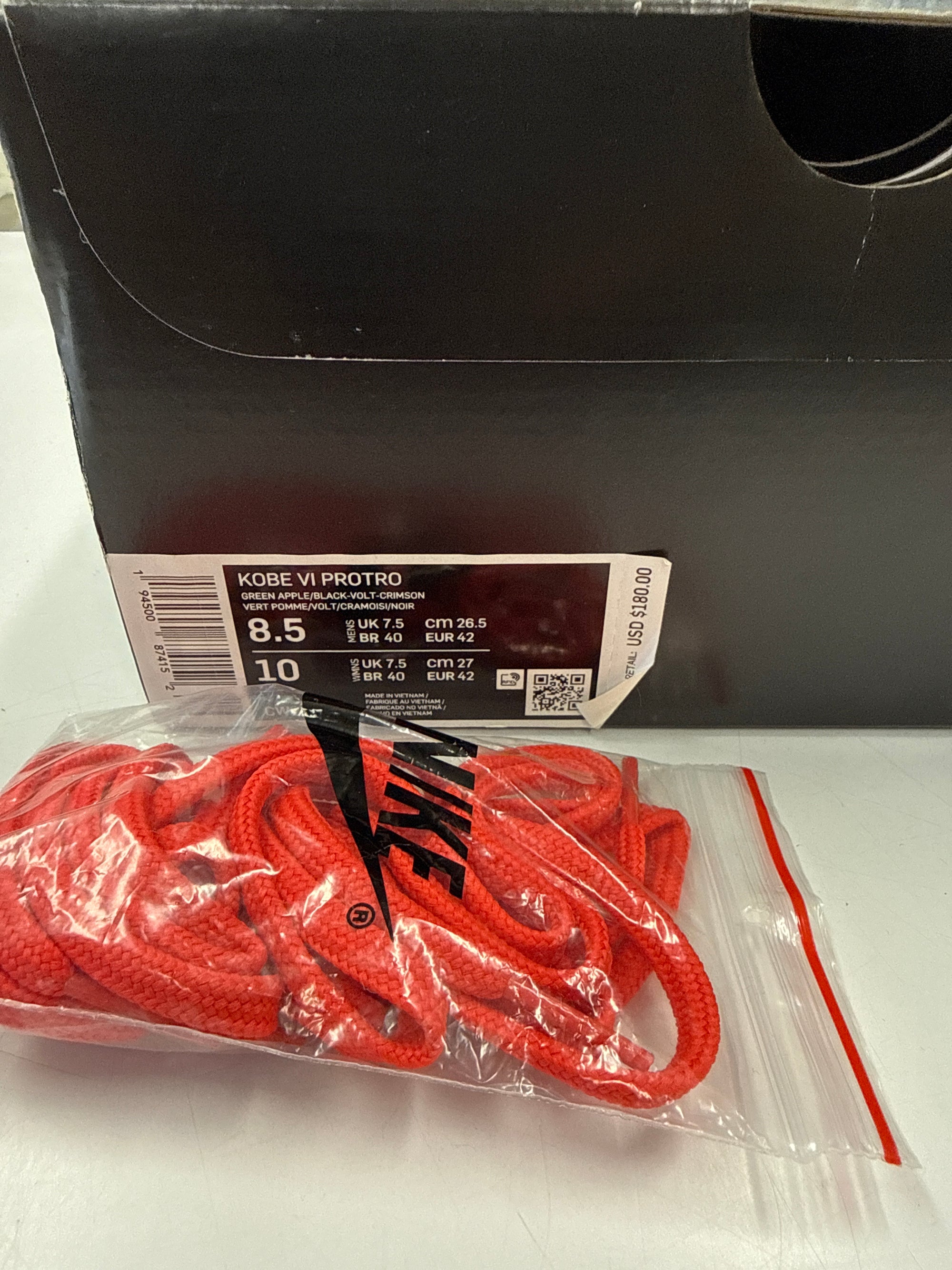 KOBE 6 PROTRO GRINCH 2020 - SIZE 8.5 (WORN) - SUPER CLEAN