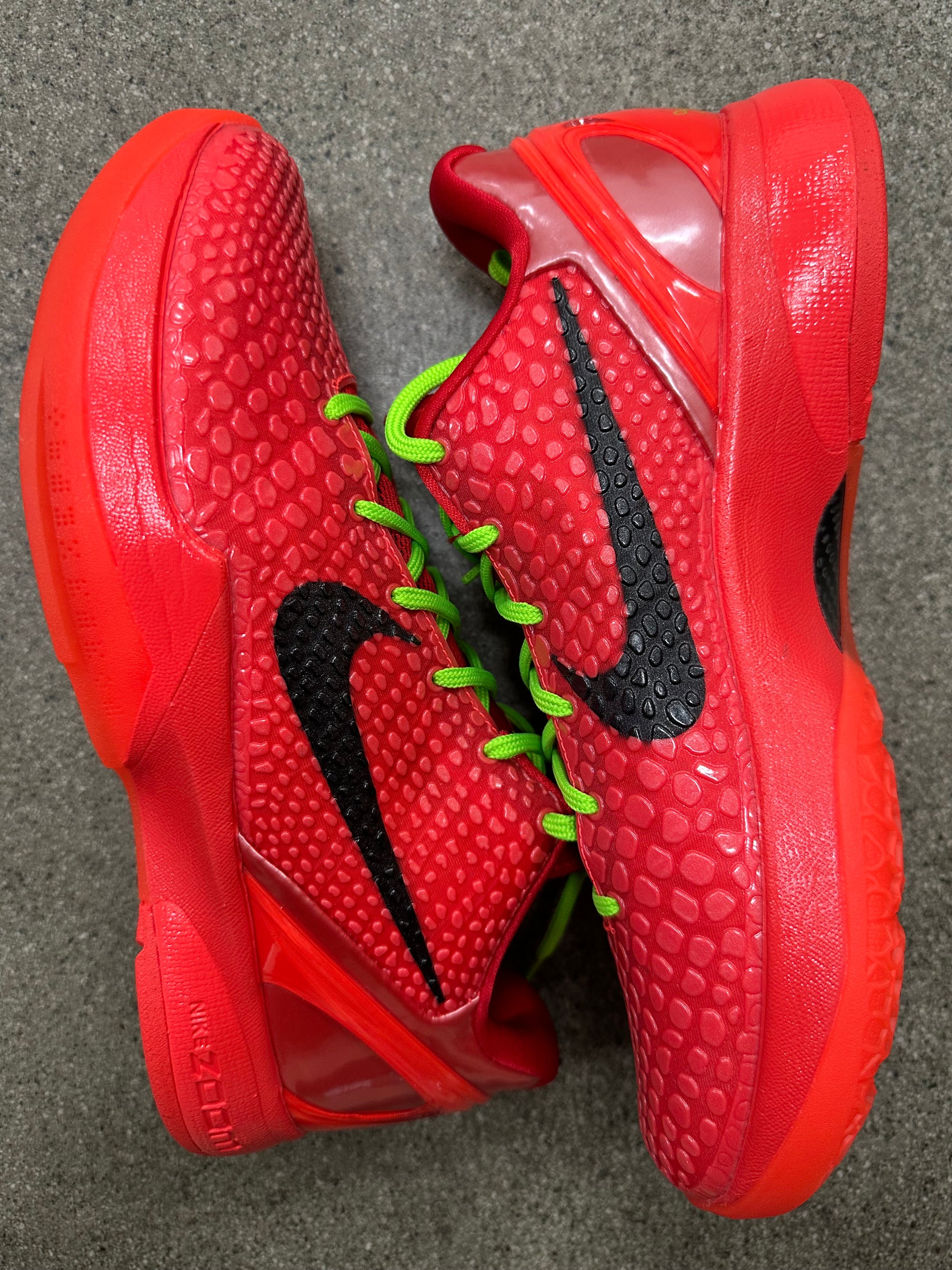 KOBE 6 PROTRO REVERSE GRINCH - SIZE 10 (WORN)