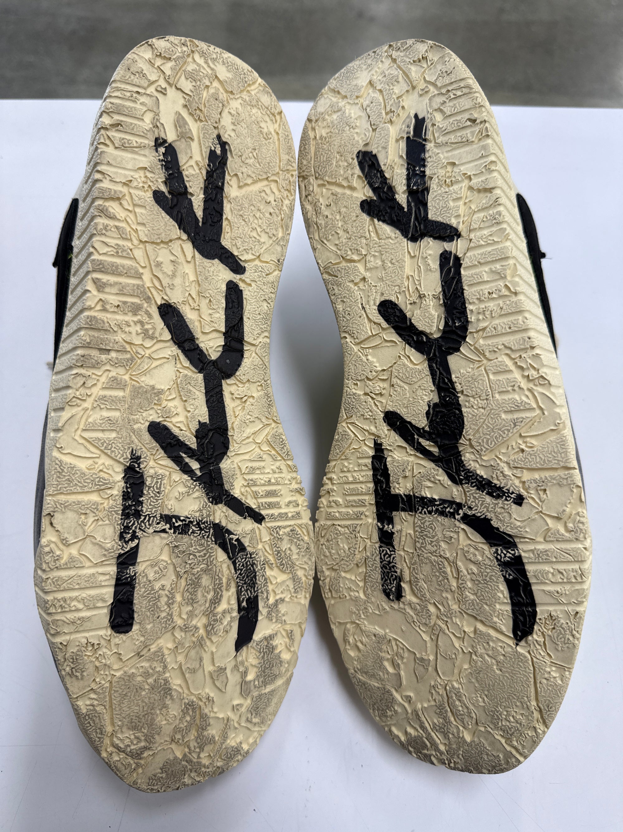 JUMPMAN JACK TRAVIS SCOTT BRIGHT CACTUS - SIZE 11.5 (WORN)