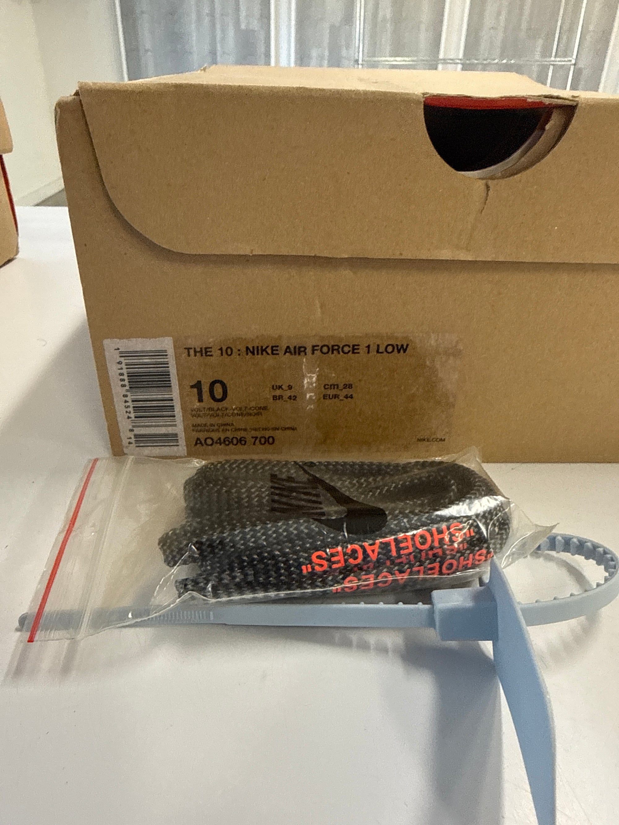 OFF WHITE AIR FORCE 1 LOW BLACK WHITE - SIZE 10 (WORN)