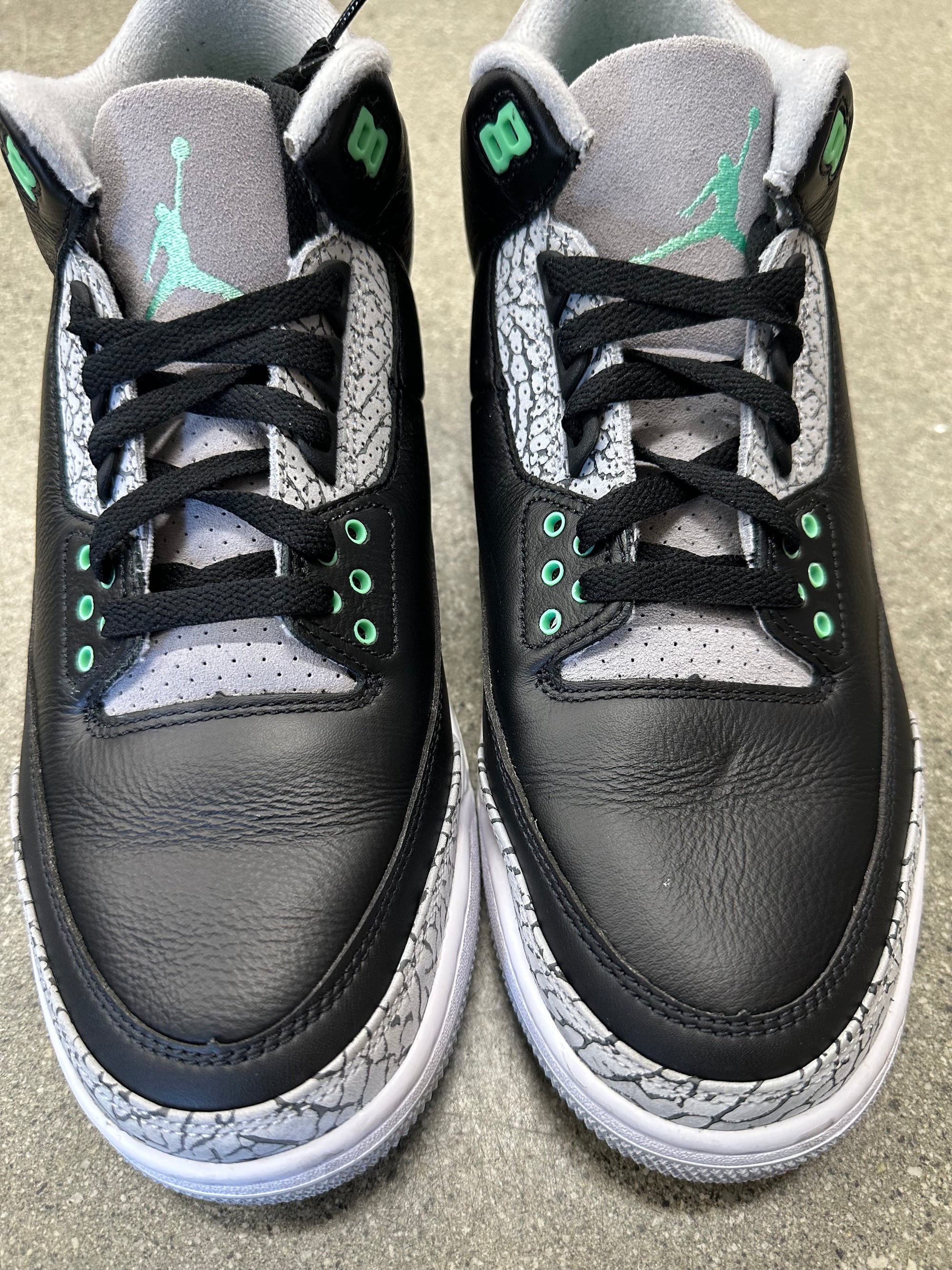 AIR JORDAN 3 GREEN GLOW - SIZE 11 (WORN)
