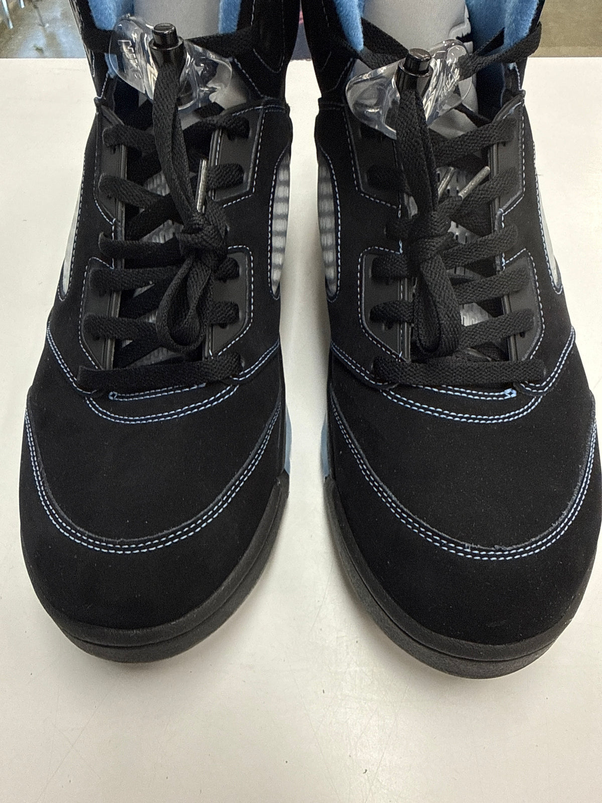 AIR JORDAN 5 BLACK UNIVERSITY BLUE 2026 - SIZE 13 (WORN)