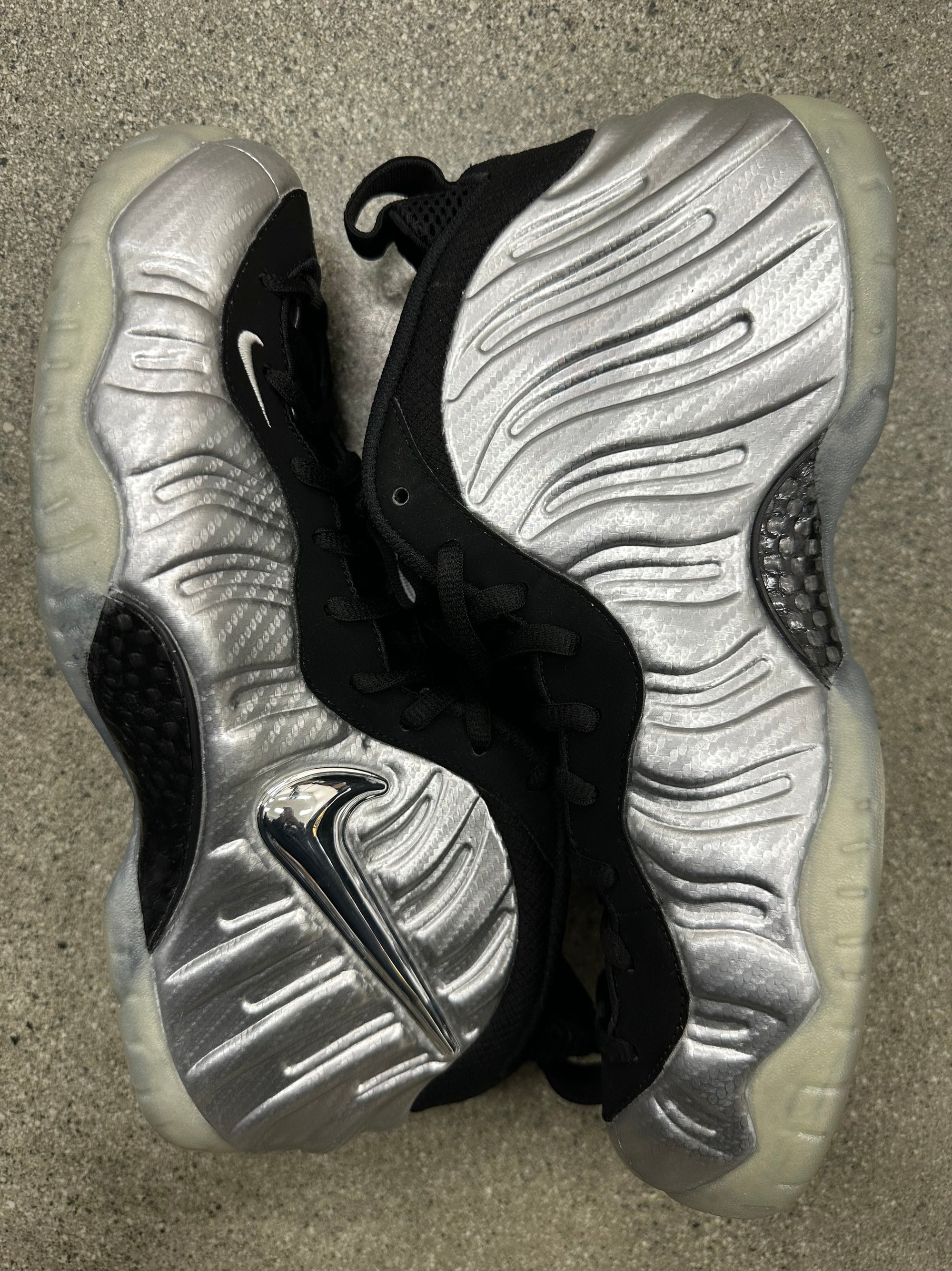 AIR FOAMPOSITE PRO SILVER SURFER - SIZE 12 (WORN) (SUPER CLEAN)