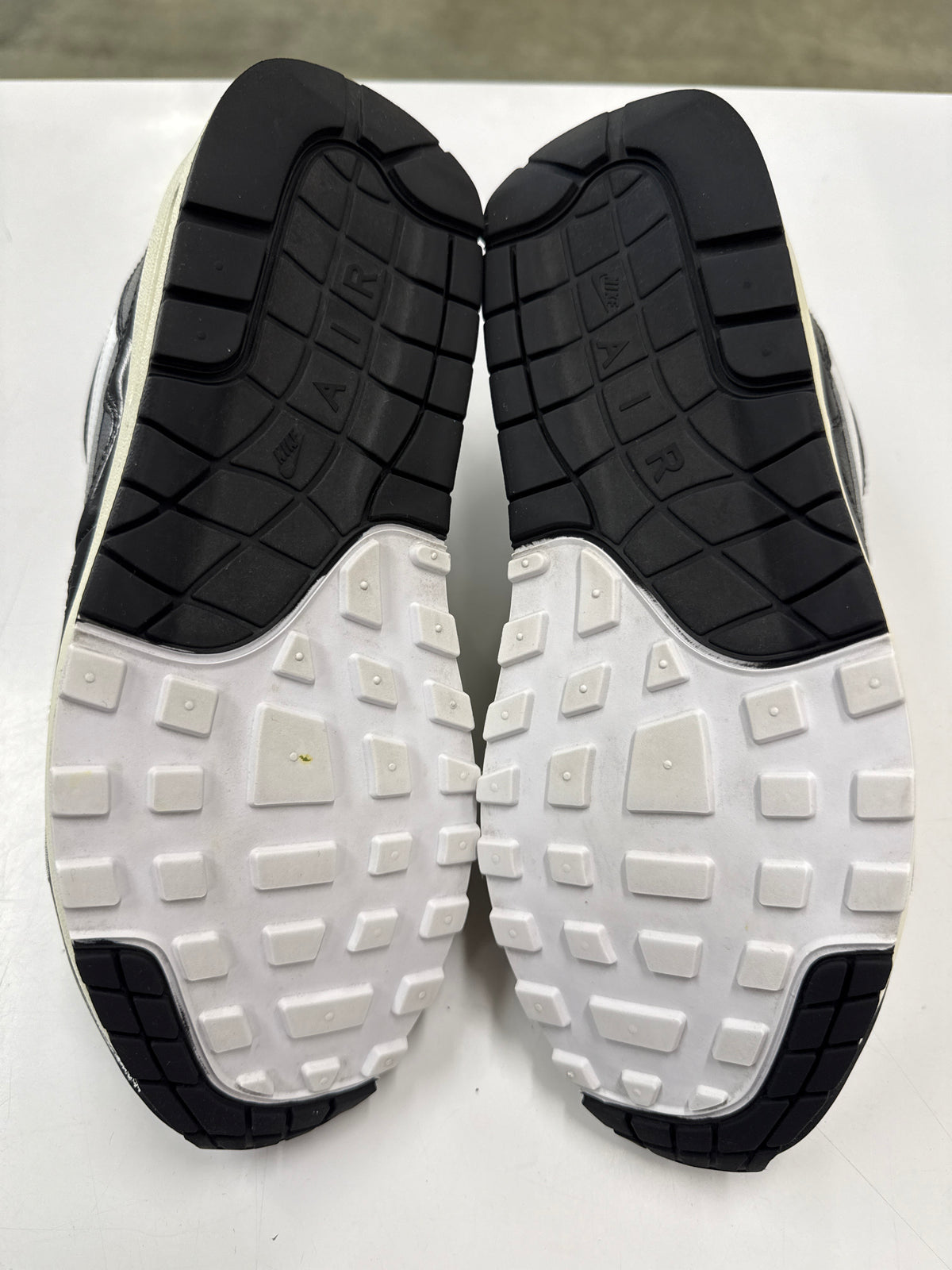 AIR MAX 1 PATTA WAVES BLACK - SIZE 8 (WORN)