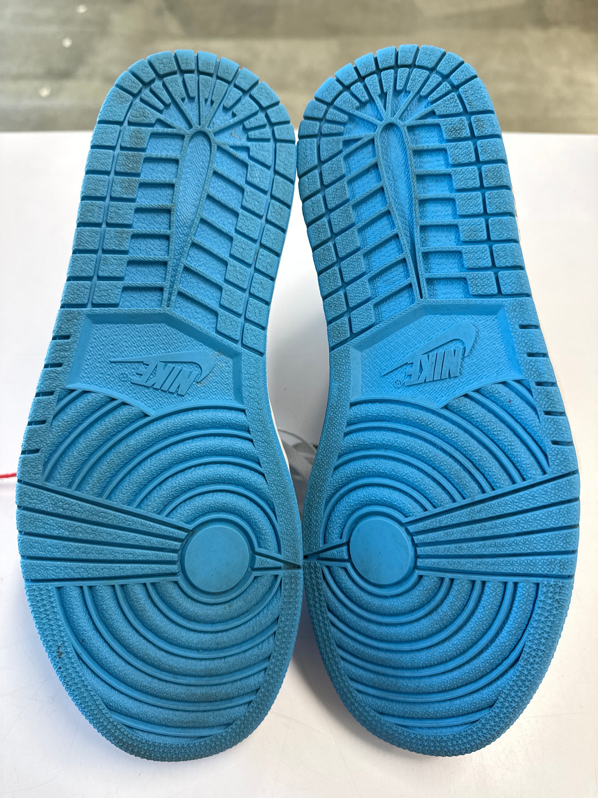 OFF WHITE AIR JORDAN 1 HIGH UNIVERSITY BLUE - SIZE 8.5 (WORN)