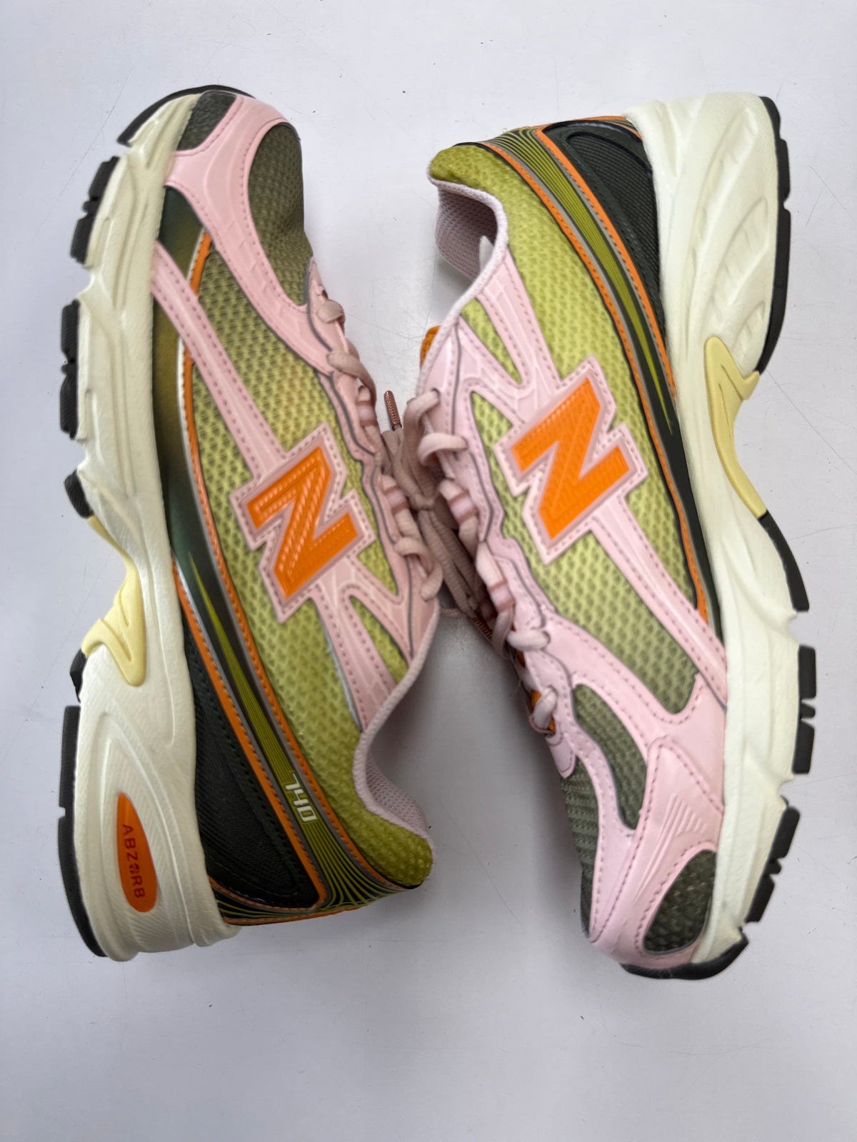NEW BALANCE 740 CONCEPTS SAQINEE - SIZE 8.5 (WORN)