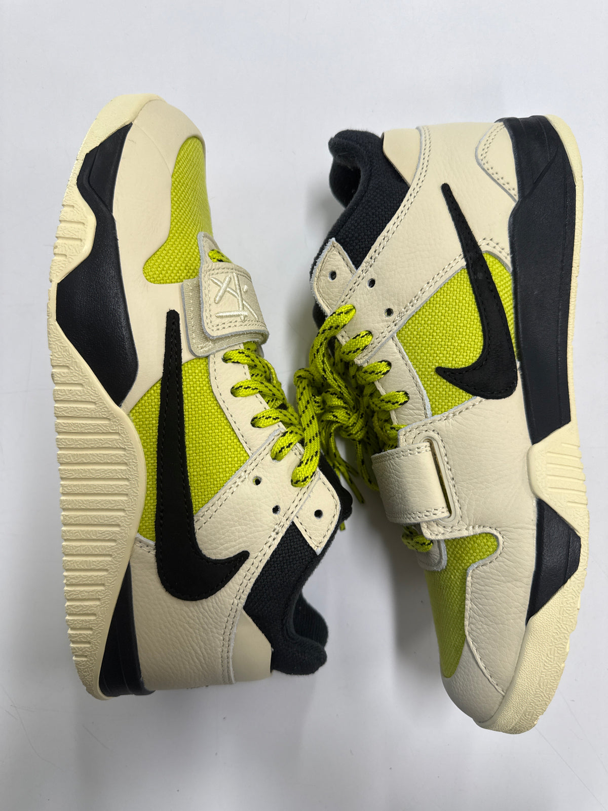 JORDAN JUMPMAN JACK TRAVIS SCOTT BRIGHT CACTUS - SIZE 8 (WORN)