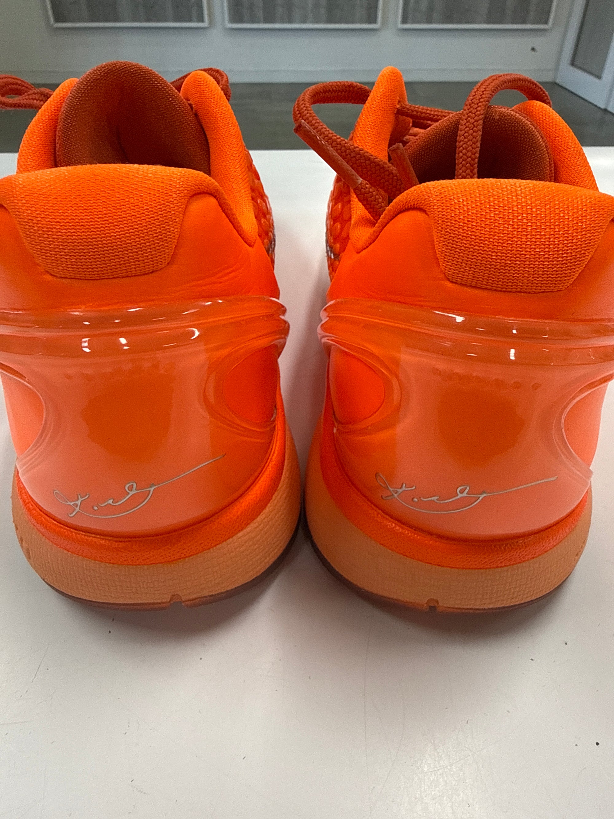 KOBE 6 PROTRO TOTAL ORANGE - SIZE 10.5 (WORN)